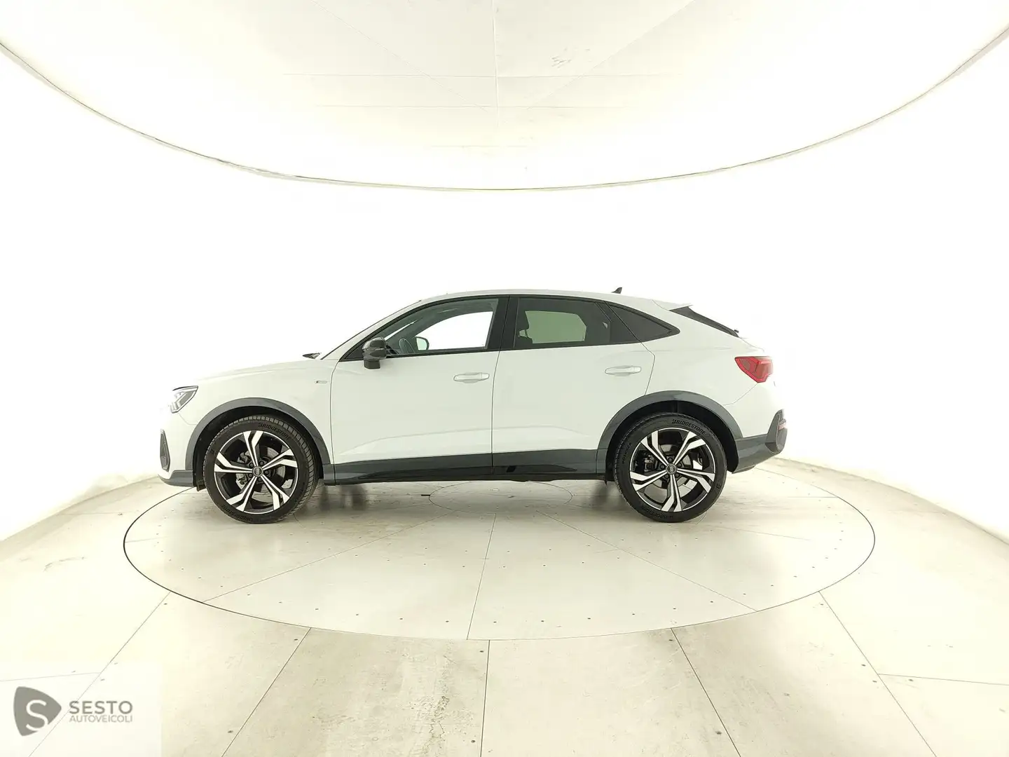 Audi Q3 2019 Sportback SPB 35 TDI S tronic S line edition Bianco - 2