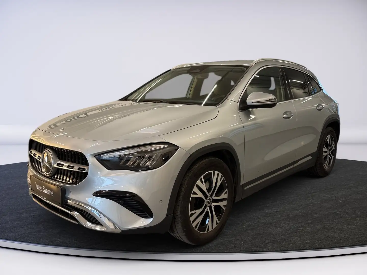 Mercedes-Benz GLA 200 d 4MATIC Navi AHK Progr. Kamera Sitzh. Silber - 2