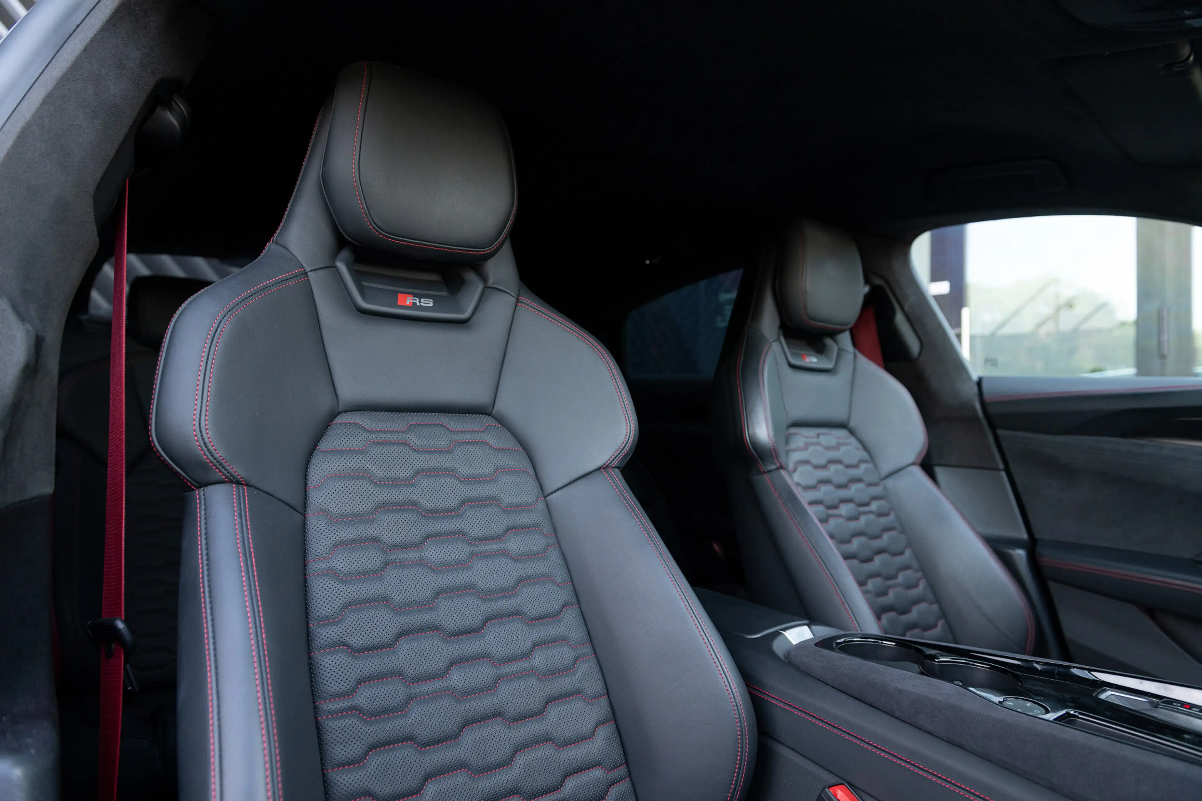 Audi RS e-tron GT quattro 93 kWh ACC Carbondak RS Seats B&O Massage — photo 5