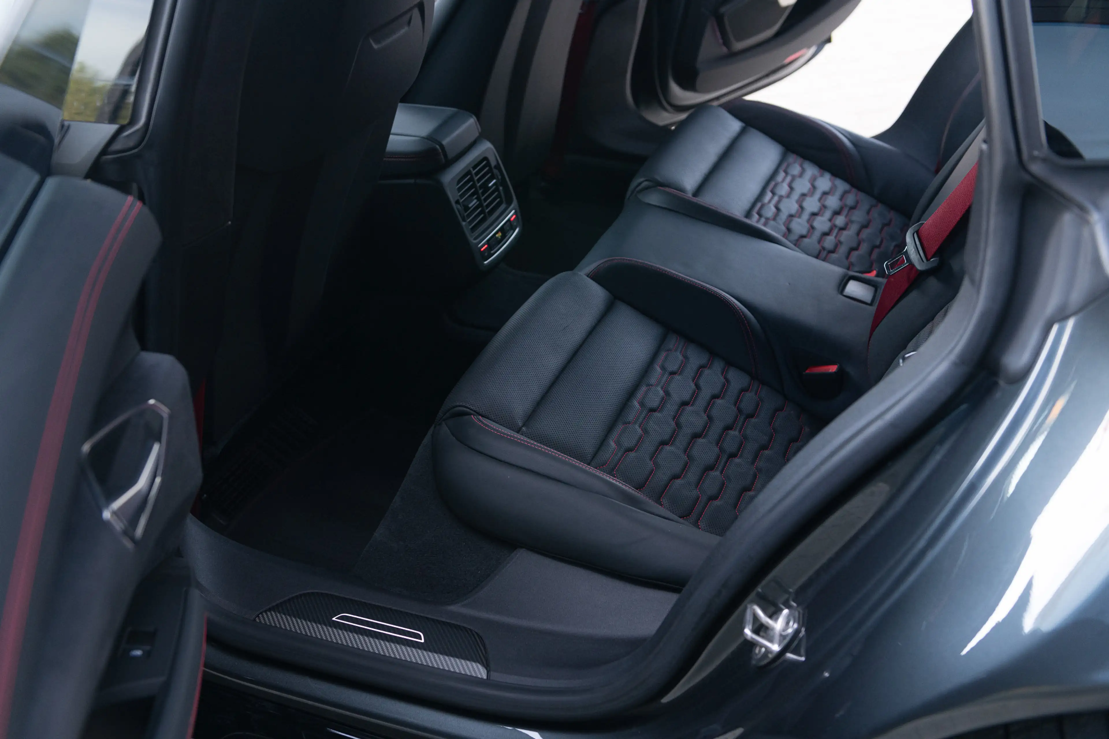 Audi RS e-tron GT quattro 93 kWh ACC Carbondak RS Seats B&O Massage — photo 46