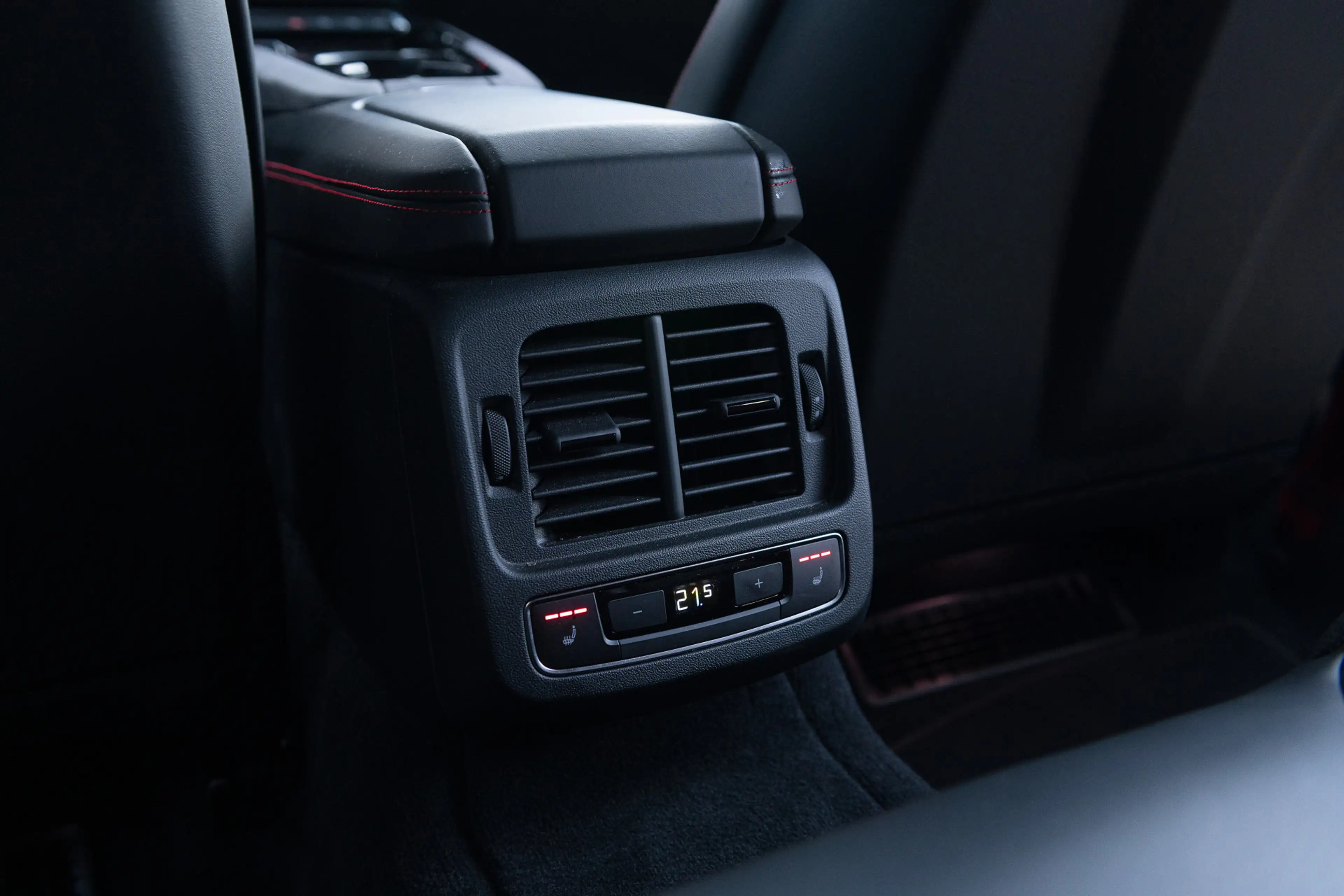 Audi RS e-tron GT quattro 93 kWh ACC Carbondak RS Seats B&O Massage — photo 48