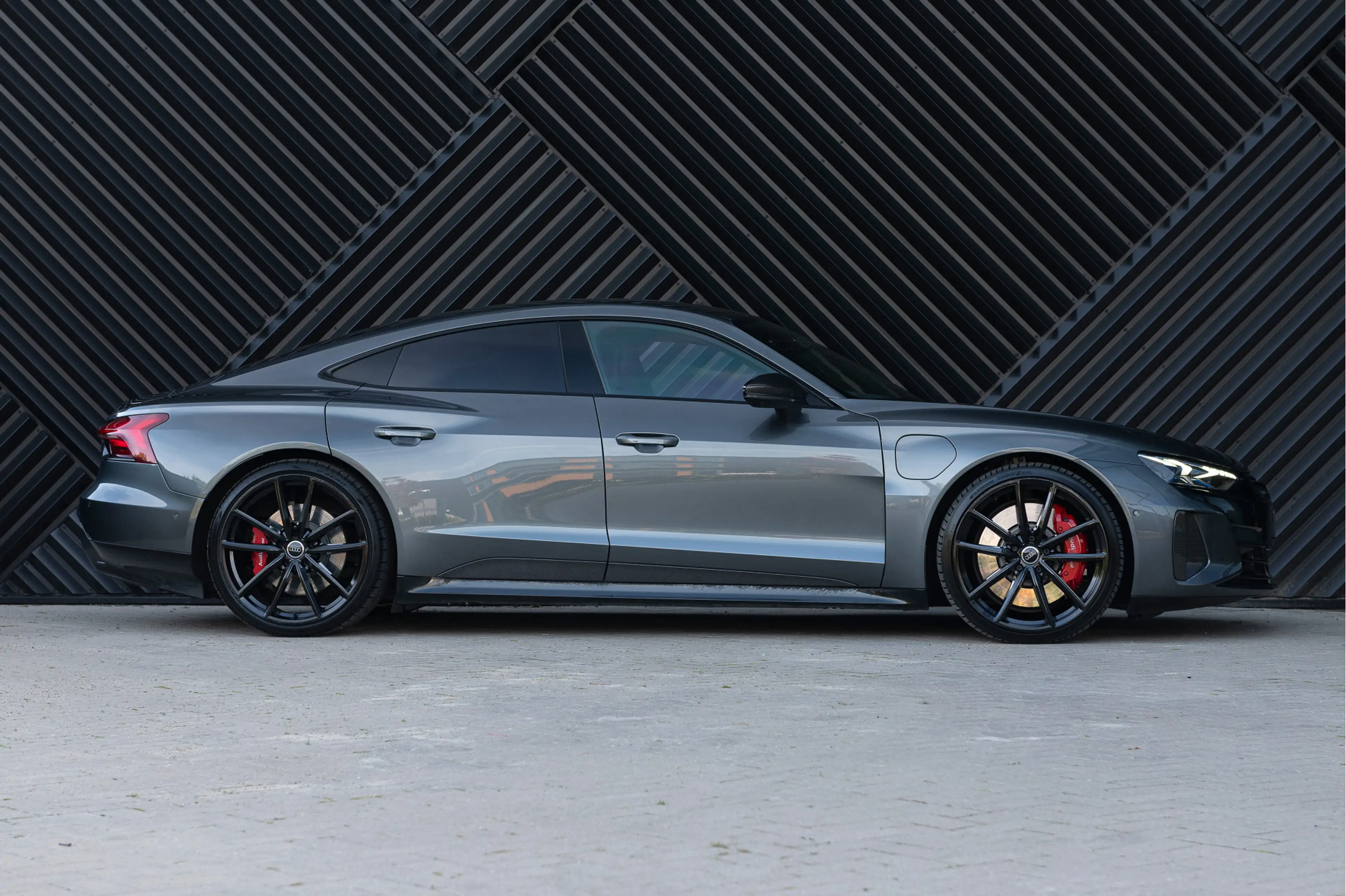 Audi RS e-tron GT quattro 93 kWh ACC Carbondak RS Seats B&O Massage — photo 3