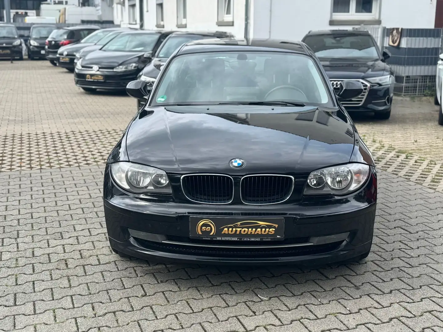 BMW 116 116i crna - 1