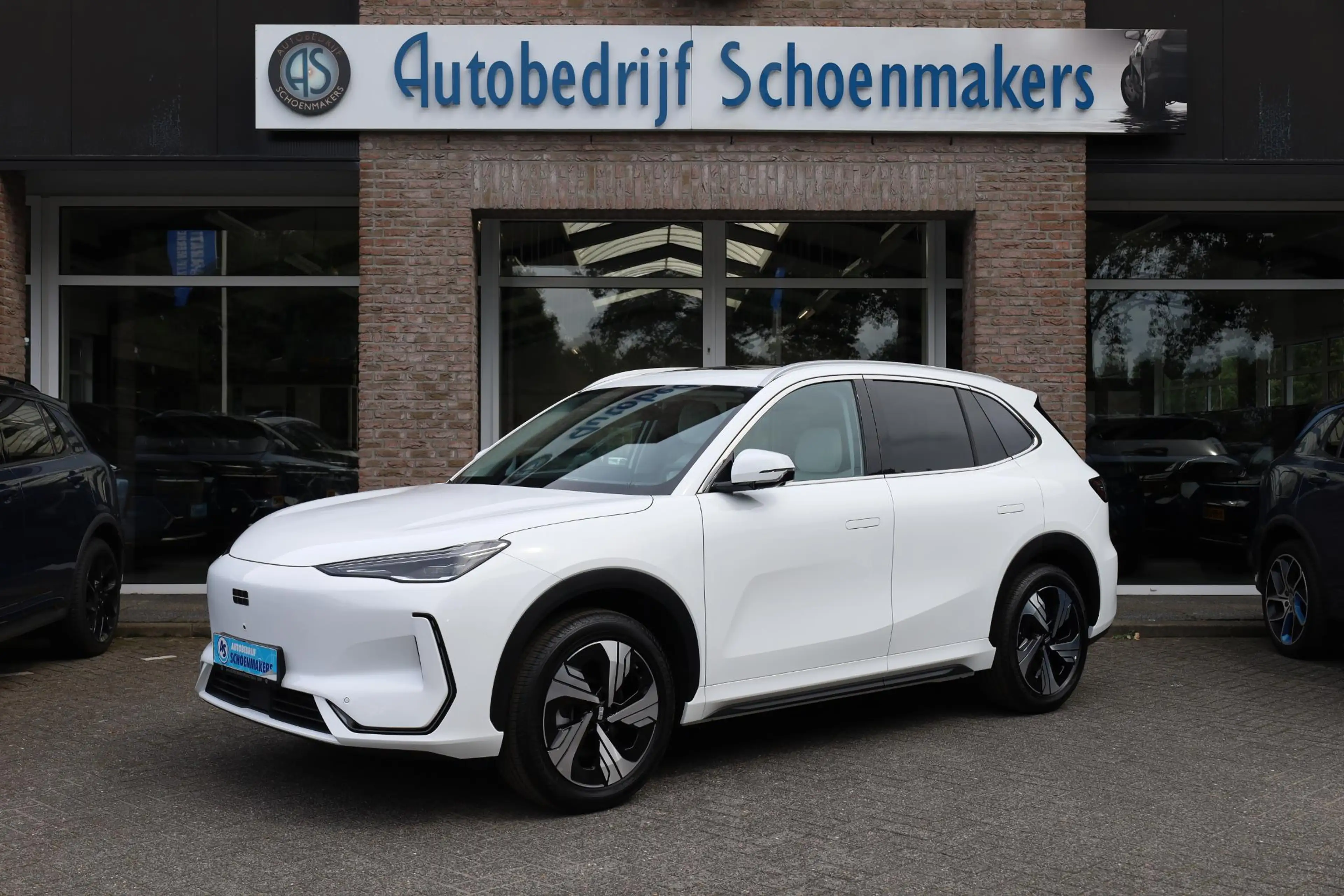 Geely E5 Max+ 68 kWh WIT-LEDER! 475KM-RIJBEREIK PANO MASSAG