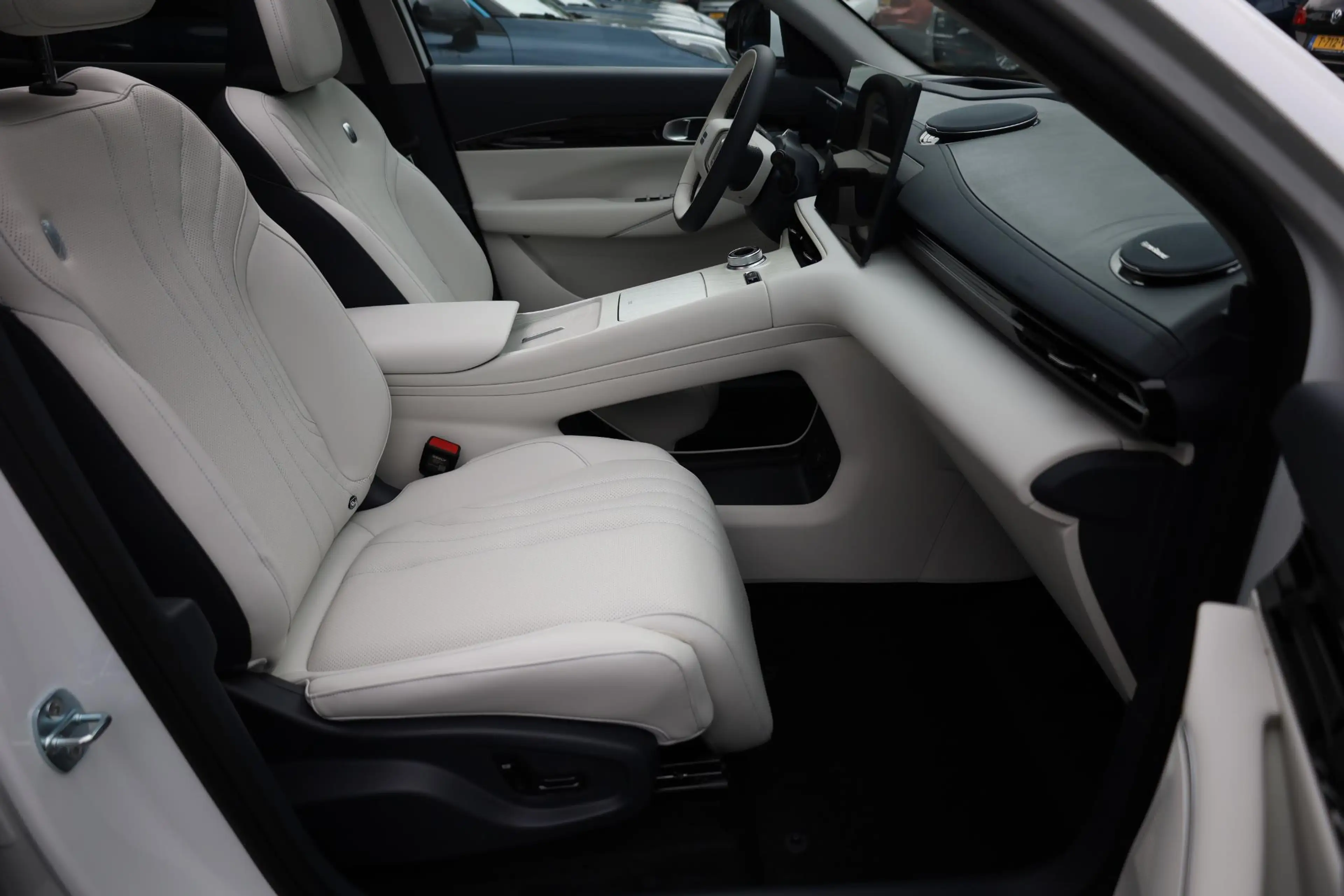 Geely E5 Max+ 68 kWh WIT-LEDER! 475KM-RIJBEREIK PANO MASSAG — photo 46