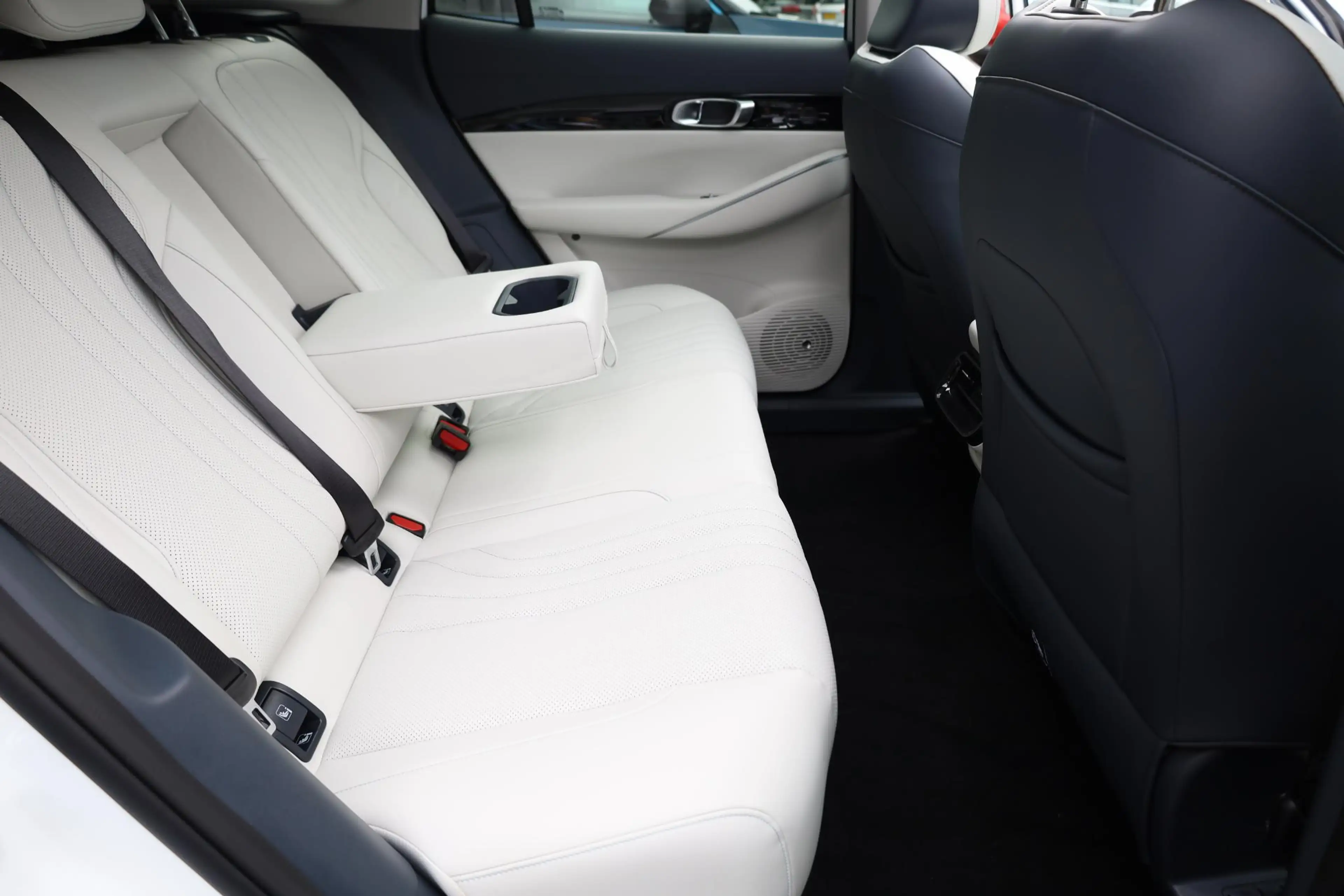 Geely E5 Max+ 68 kWh WIT-LEDER! 475KM-RIJBEREIK PANO MASSAG — photo 43