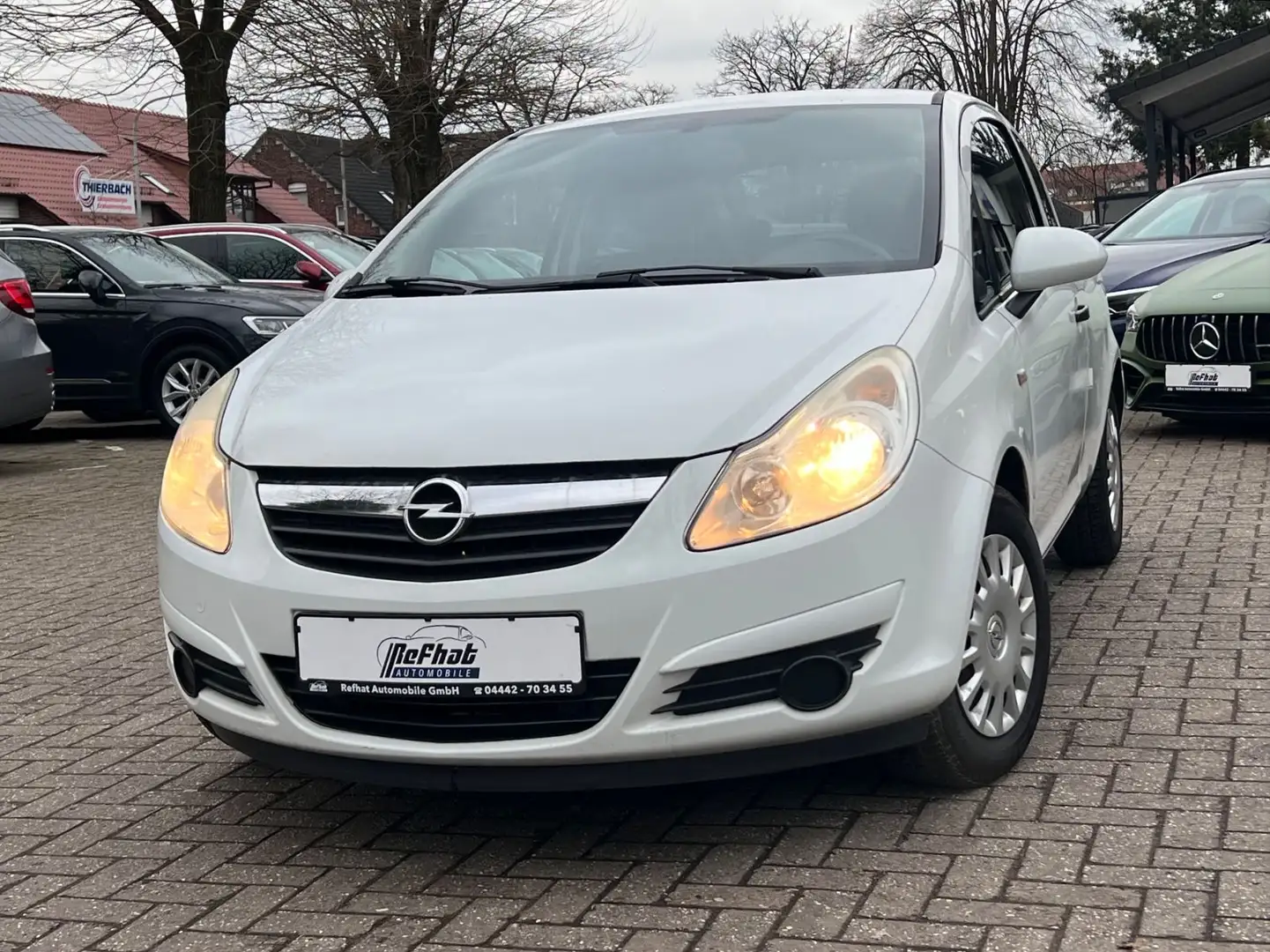 Opel Corsa D Active Blanc - 1