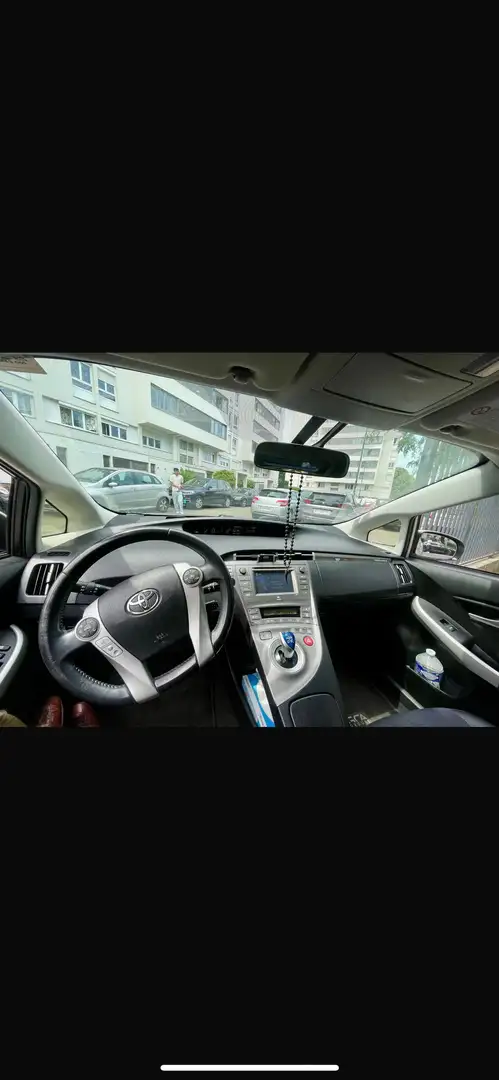 Toyota Prius (Hybrid) - 2