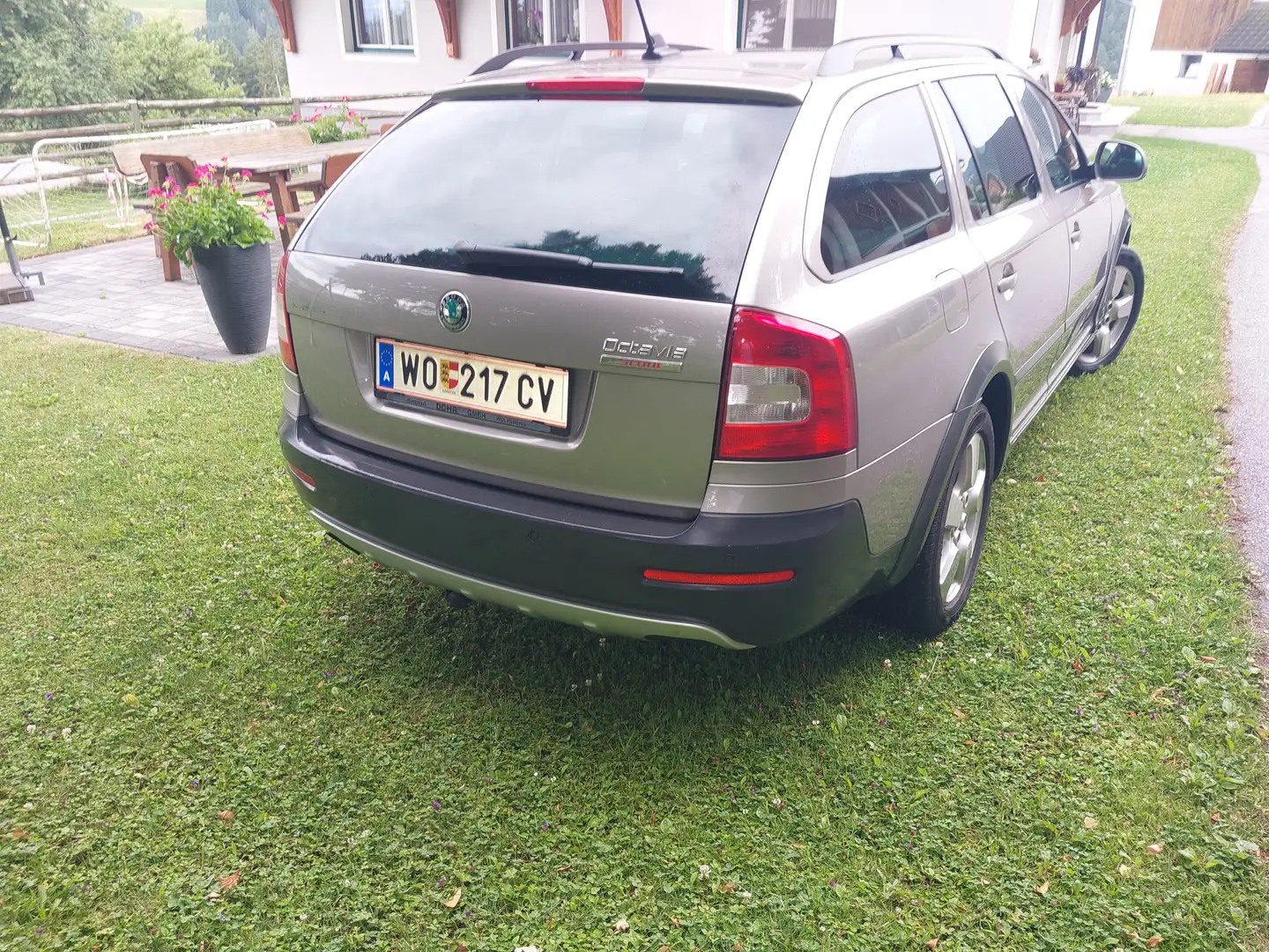 Skoda Octavia Octavia Combi 2,0 Scout TDI CR DPF 4x4 Scout Or - 2