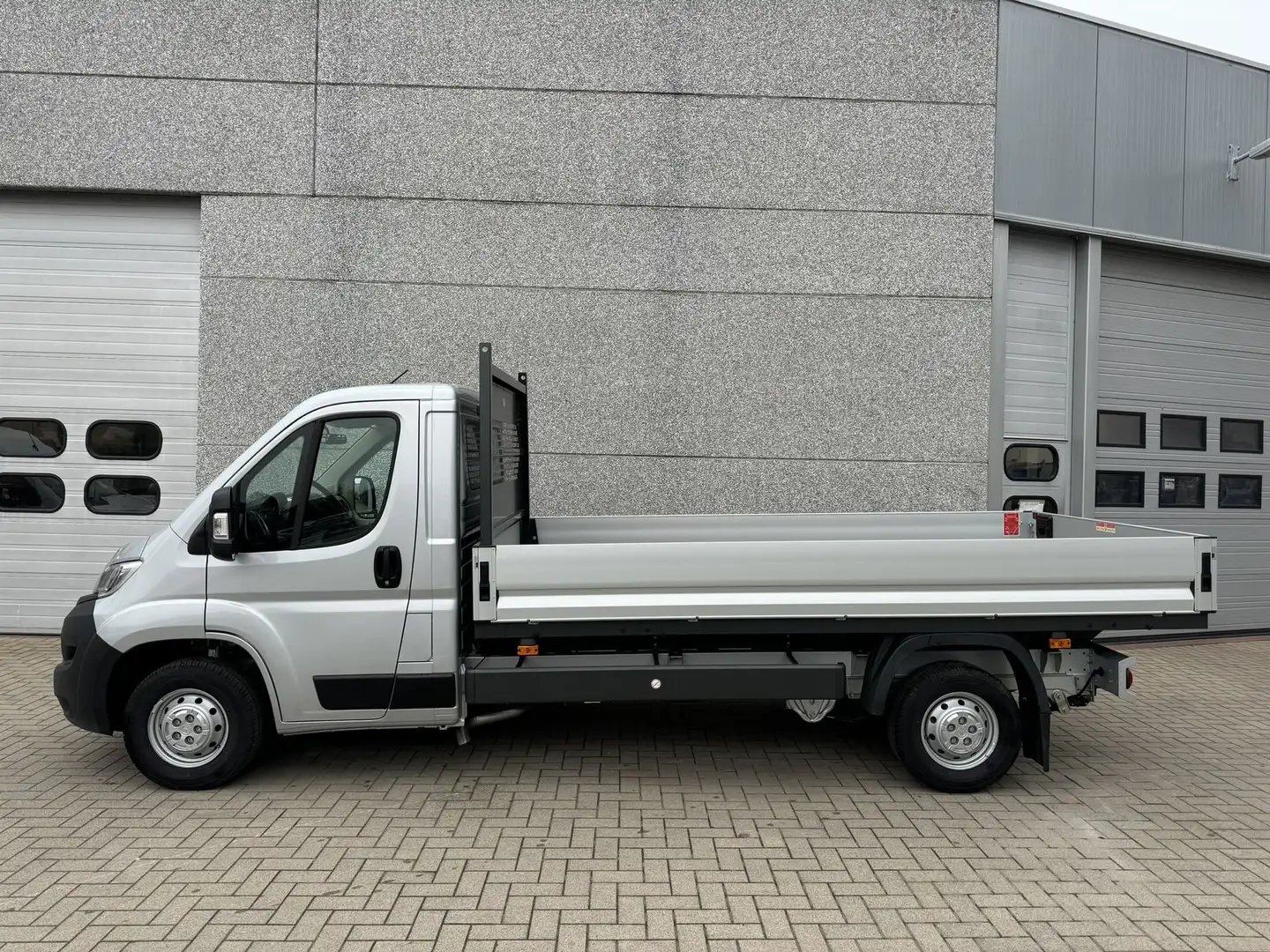 Opel Movano 2.3TD 140PK L3 OPEN LAADBAK TREKHAAK/AIRCO/CRUISE Zilver - 2