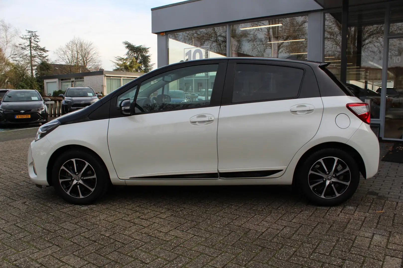 Toyota Yaris 1.5 VVT-i DYNAMIC TREKHAAK STOELVERW. KEYLESS CRUI Weiß - 2