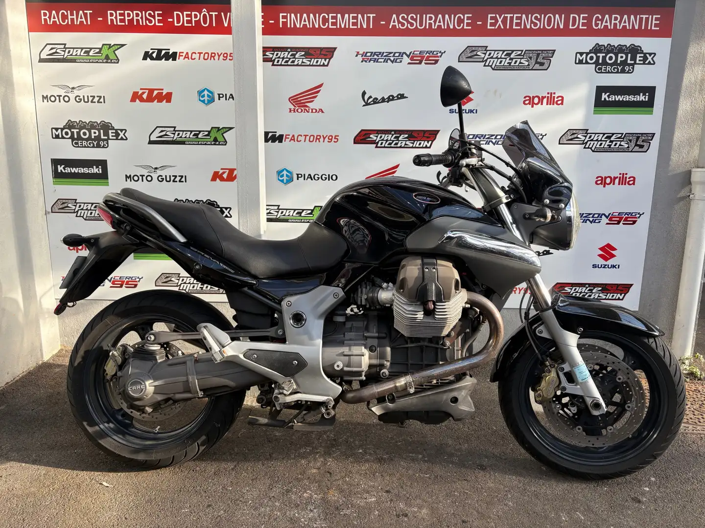 Moto Guzzi Breva 1100 Zwart - 1