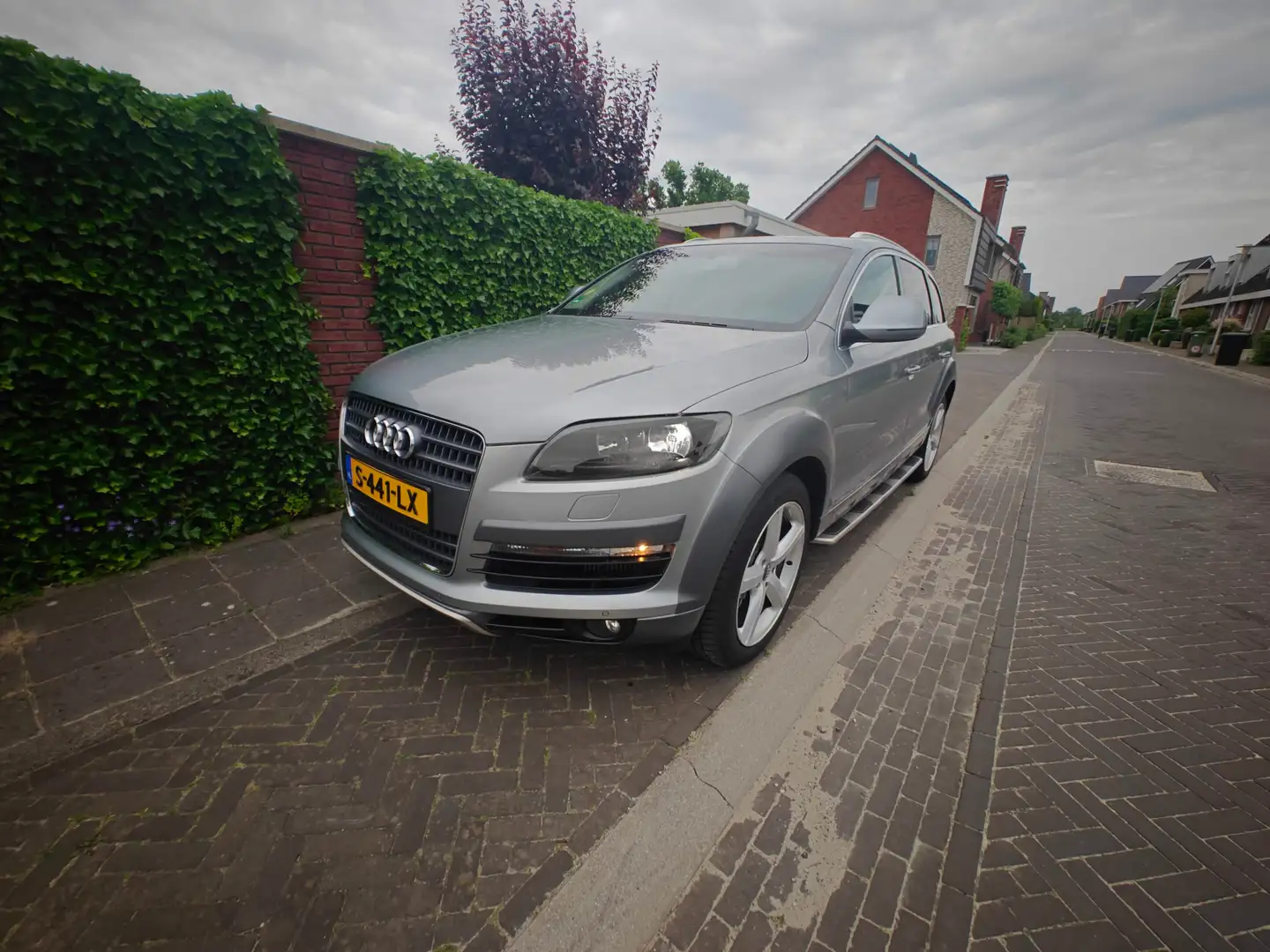 Audi Q7 4.2 TDI 5+2 BTW V8 YT CarPlay Trhk 2x p/j gr brt Zilver - 1