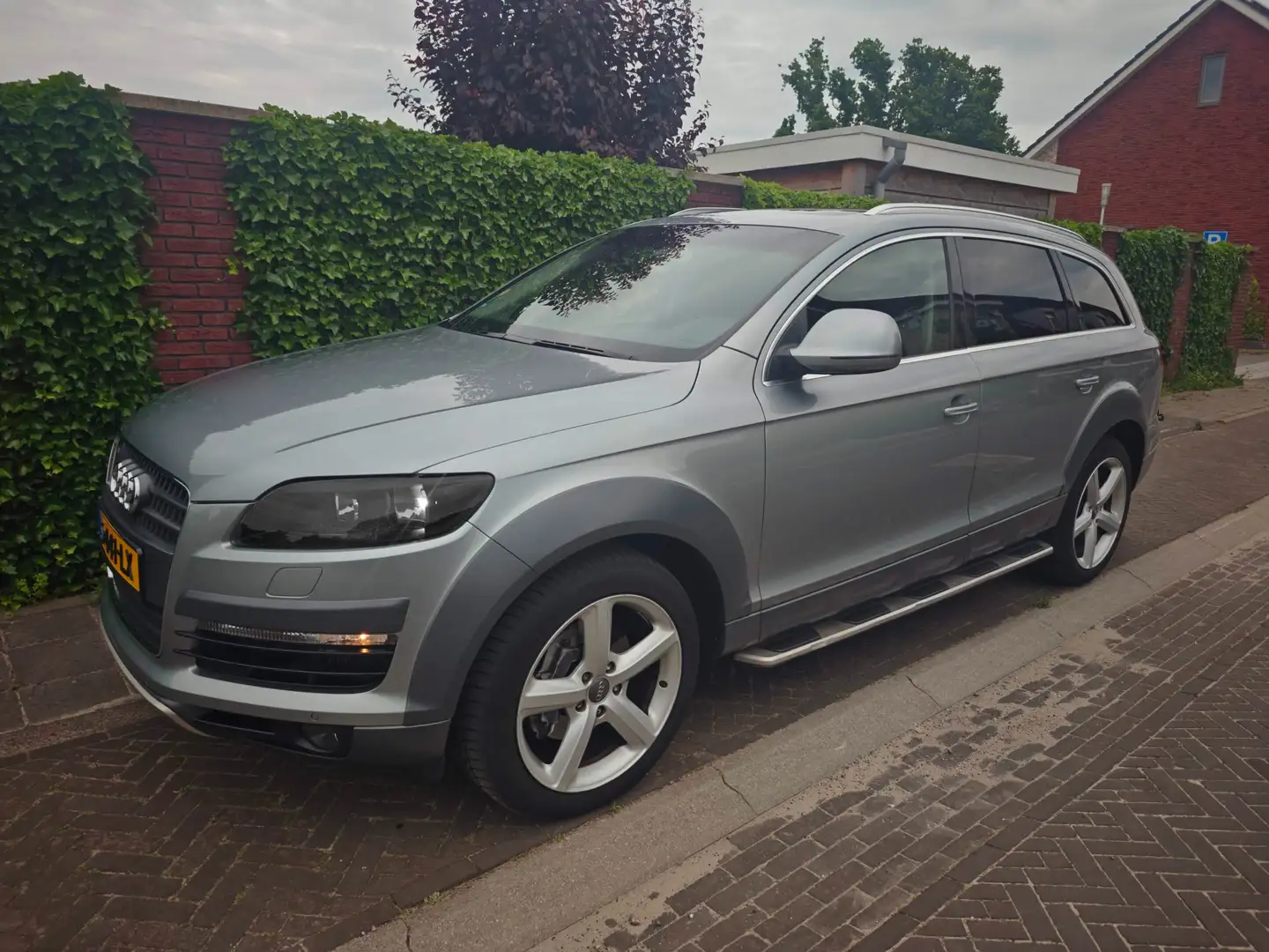 Audi Q7 4.2 TDI 5+2 BTW V8 YT CarPlay Trhk 2x p/j gr brt Zilver - 2