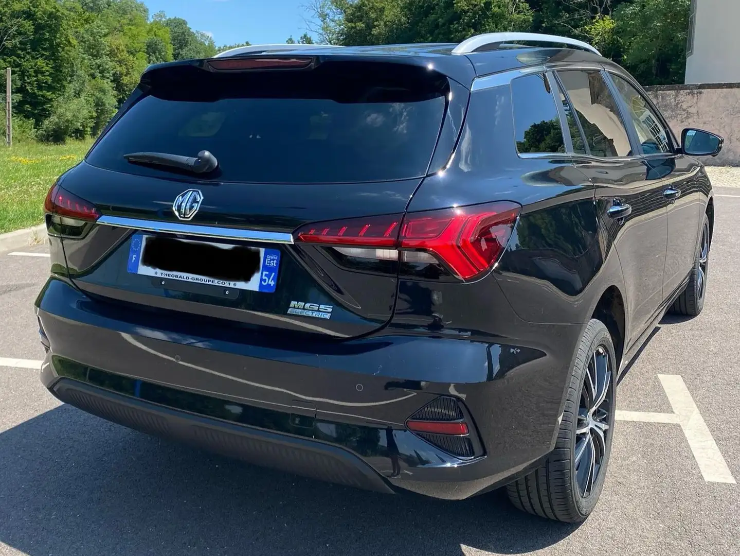 MG MG5 Luxury - Autonomie étendue - 156 ch Noir - 2
