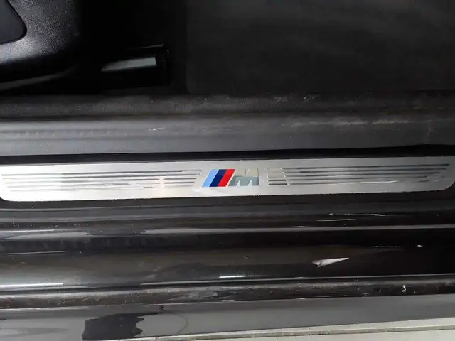 BMW 5 Series view 19