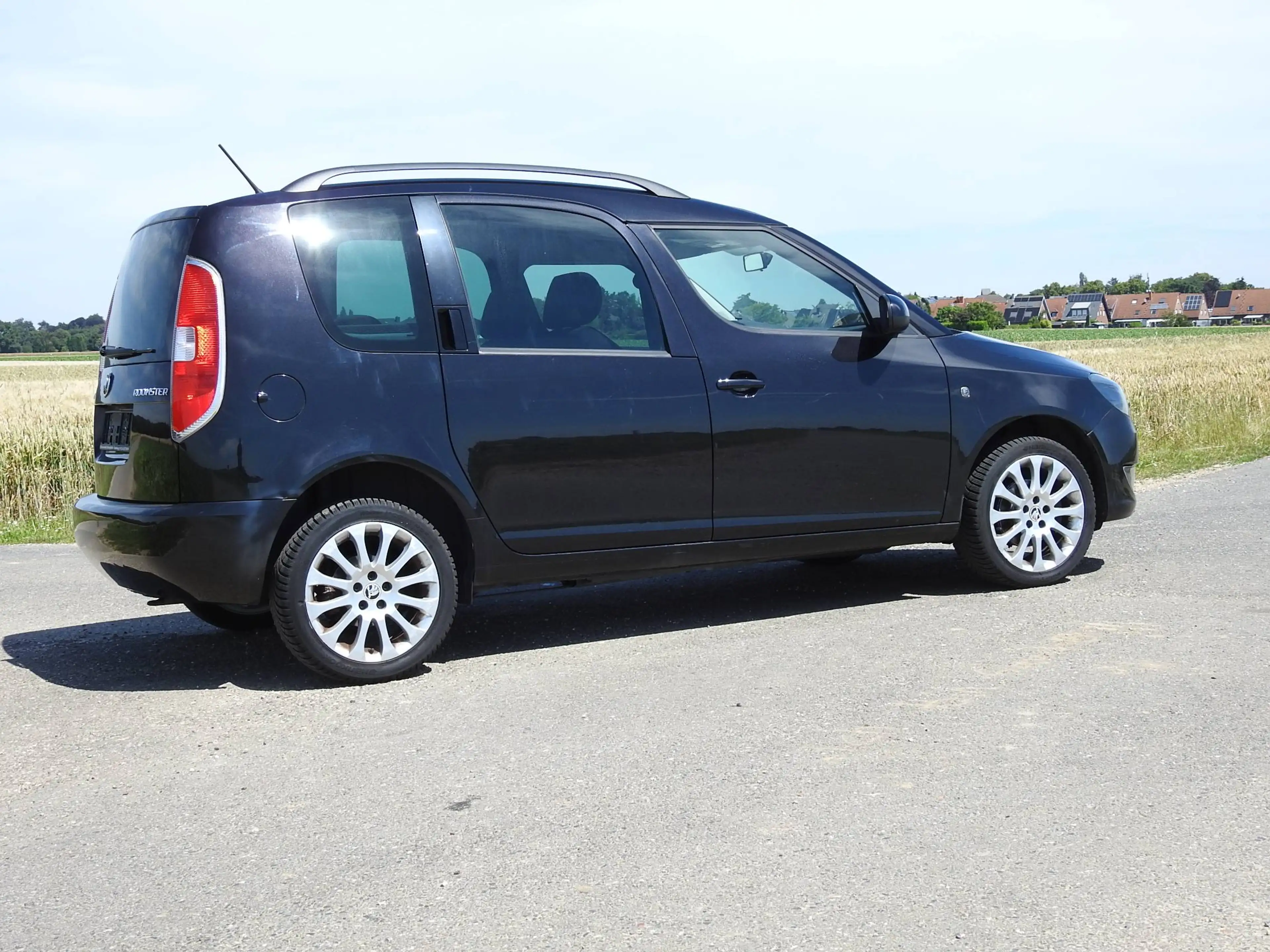 Skoda Roomster 1.2 TSI . Klima. Ganzjahresreifen. Sitzheizung! — photo 17