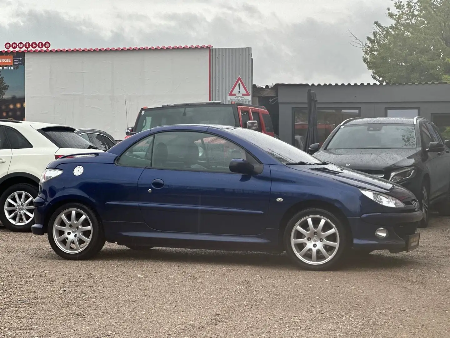 Peugeot 206 CC Platinum Edition 1,6 16V Aut. **Cabrio** Blau - 1