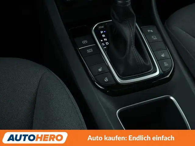 Hyundai Ioniq view 26