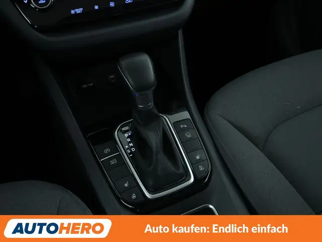 Hyundai Ioniq view 25
