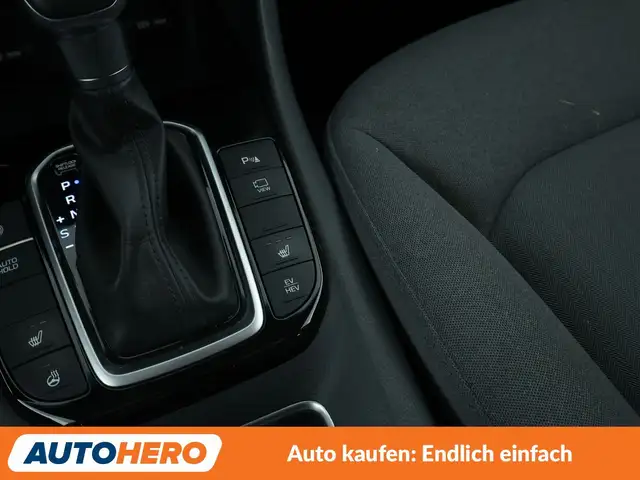 Hyundai Ioniq view 27