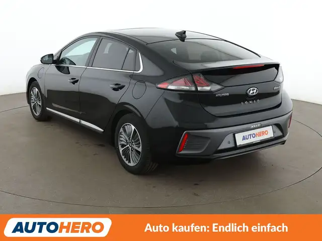 Hyundai Ioniq view 4