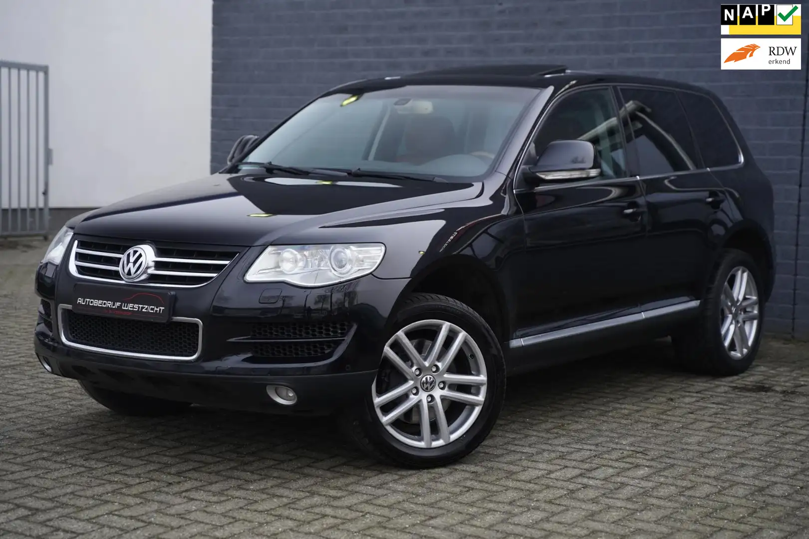 Volkswagen Touareg 4.2 V8 FSI 350pk 4x4, Automaat, Trekhaak Negro - 1