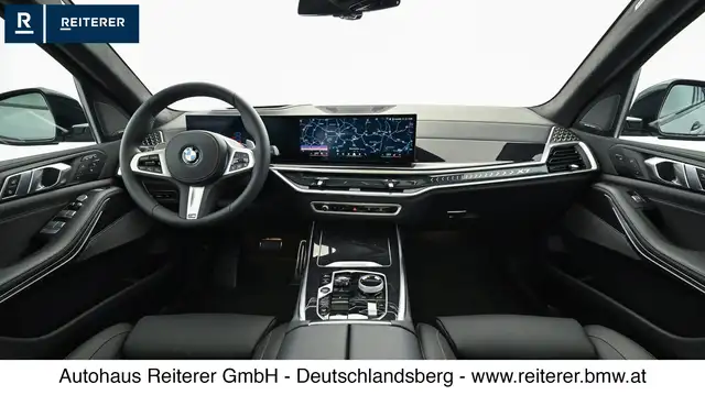 BMW X7 view 13