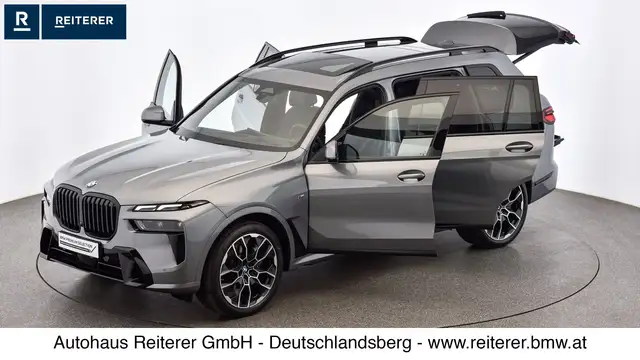 BMW X7 view 9