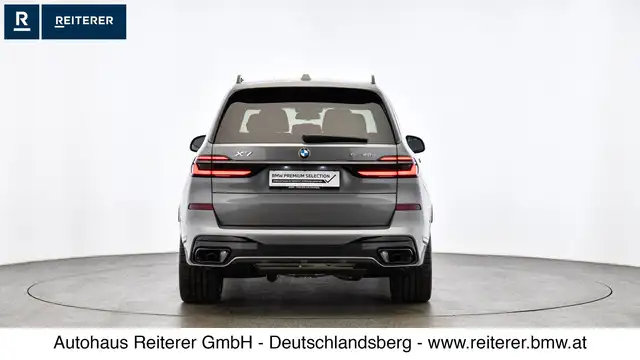 BMW X7 view 5