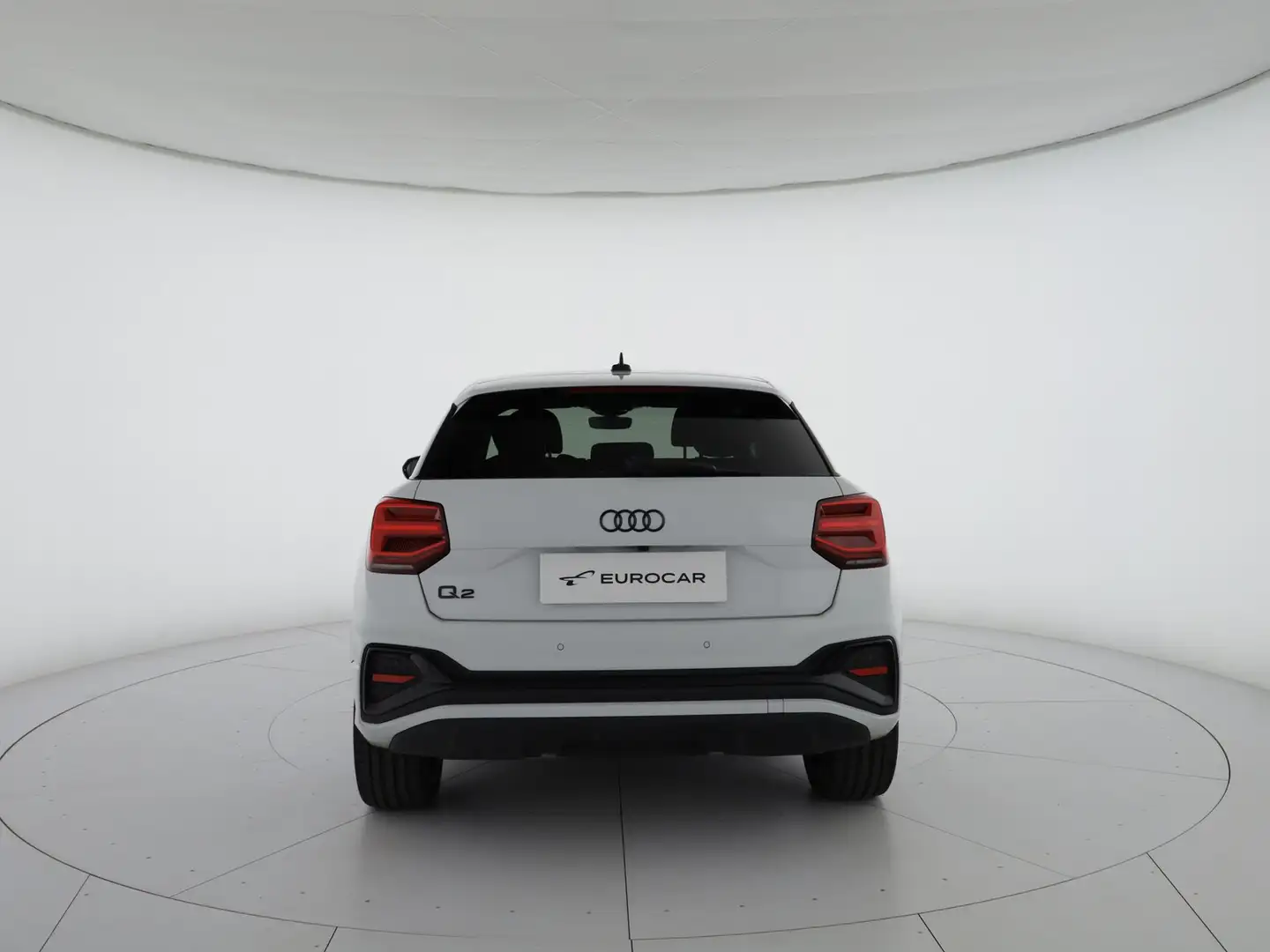 Audi Q2 35 1.5 tfsi identity black s-tronic Blanc - 2