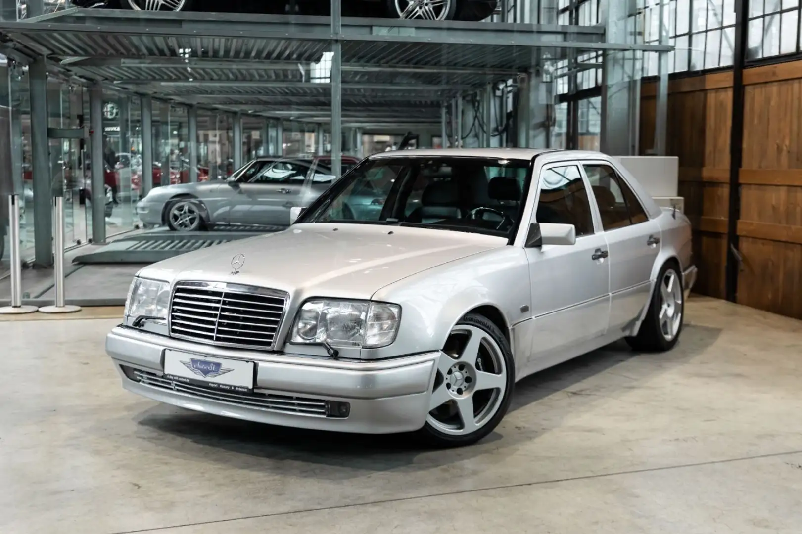 Mercedes-Benz E 60 AMG | Original | Matching Numbers | Recaro Silber - 1