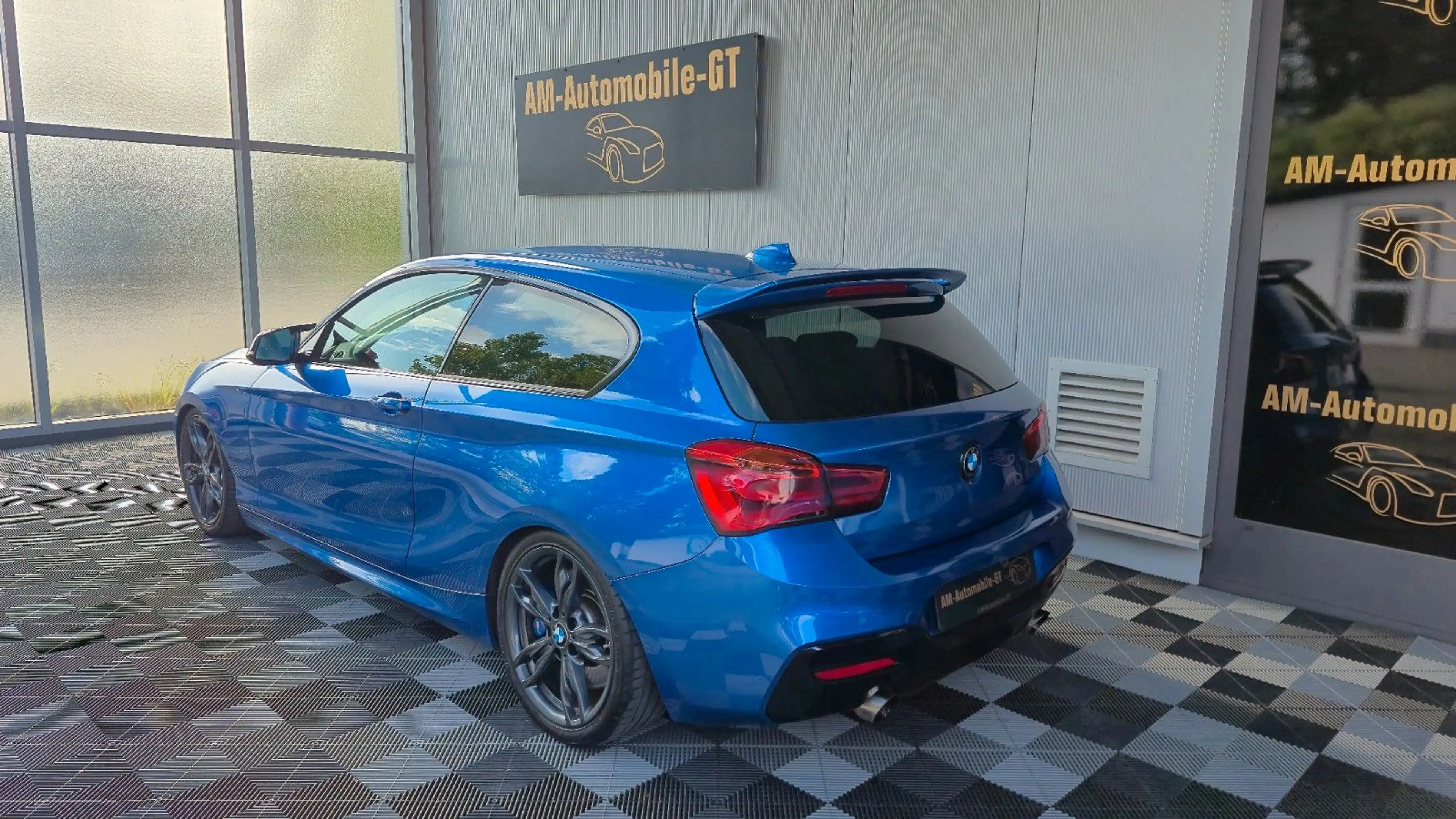 BMW 135 1 Limousine 3-trg. M135 i*RWD*LED* — photo 4
