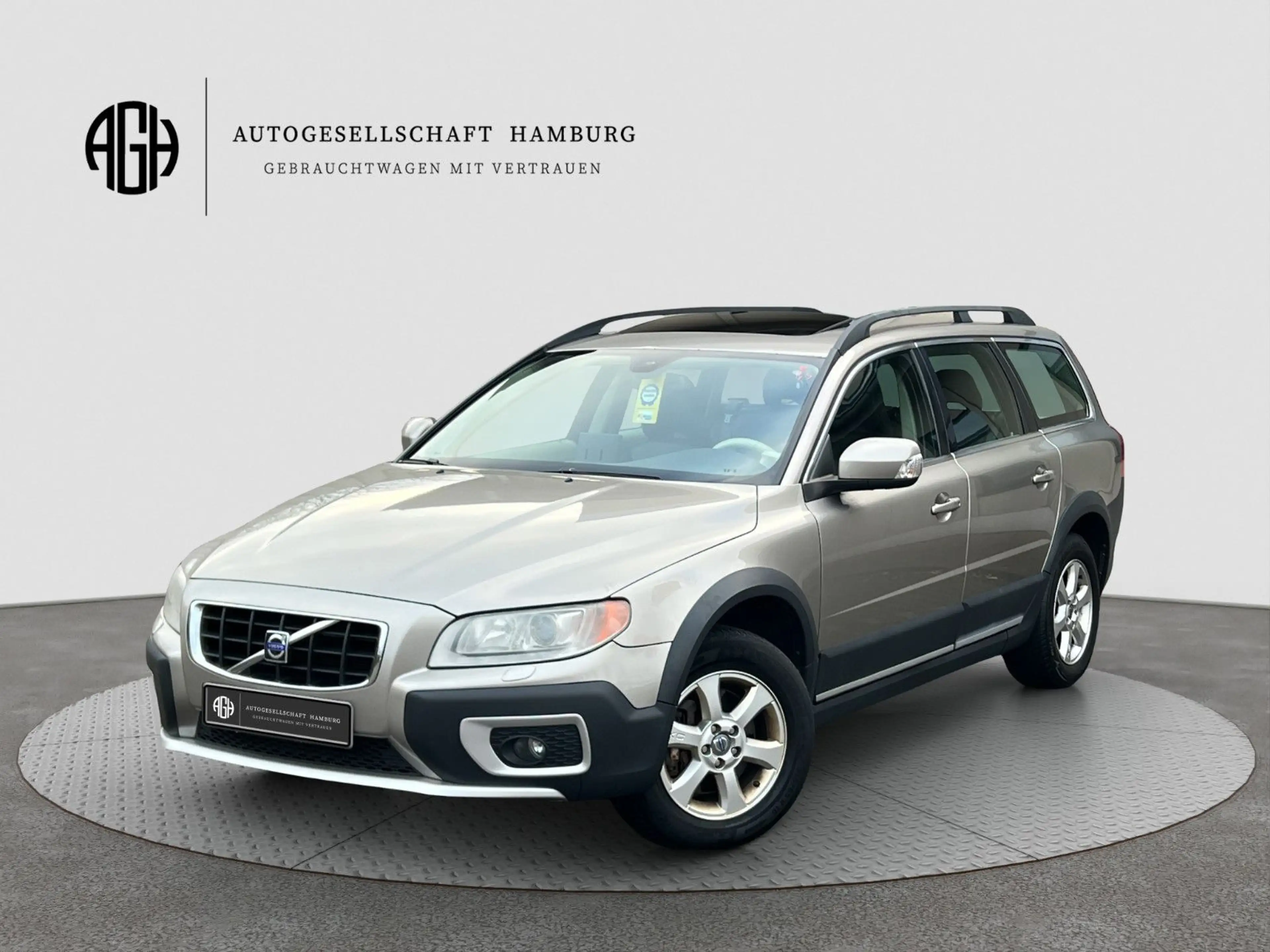 Volvo XC70 Summum D5 AWD*Wie 150TKM*1.Hand*SitzKlima* — photo 3