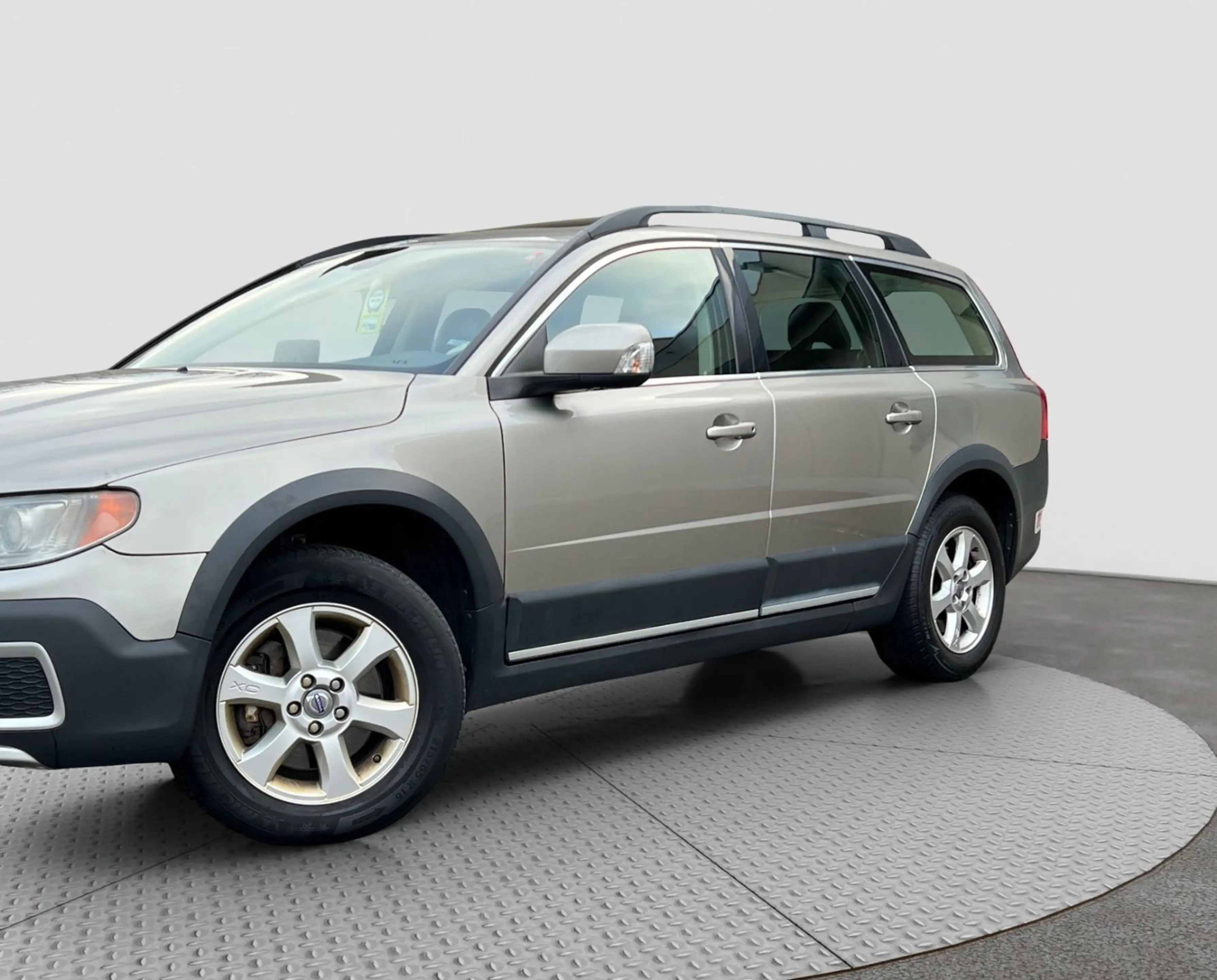 Volvo XC70 Summum D5 AWD*Wie 150TKM*1.Hand*SitzKlima* — photo 9