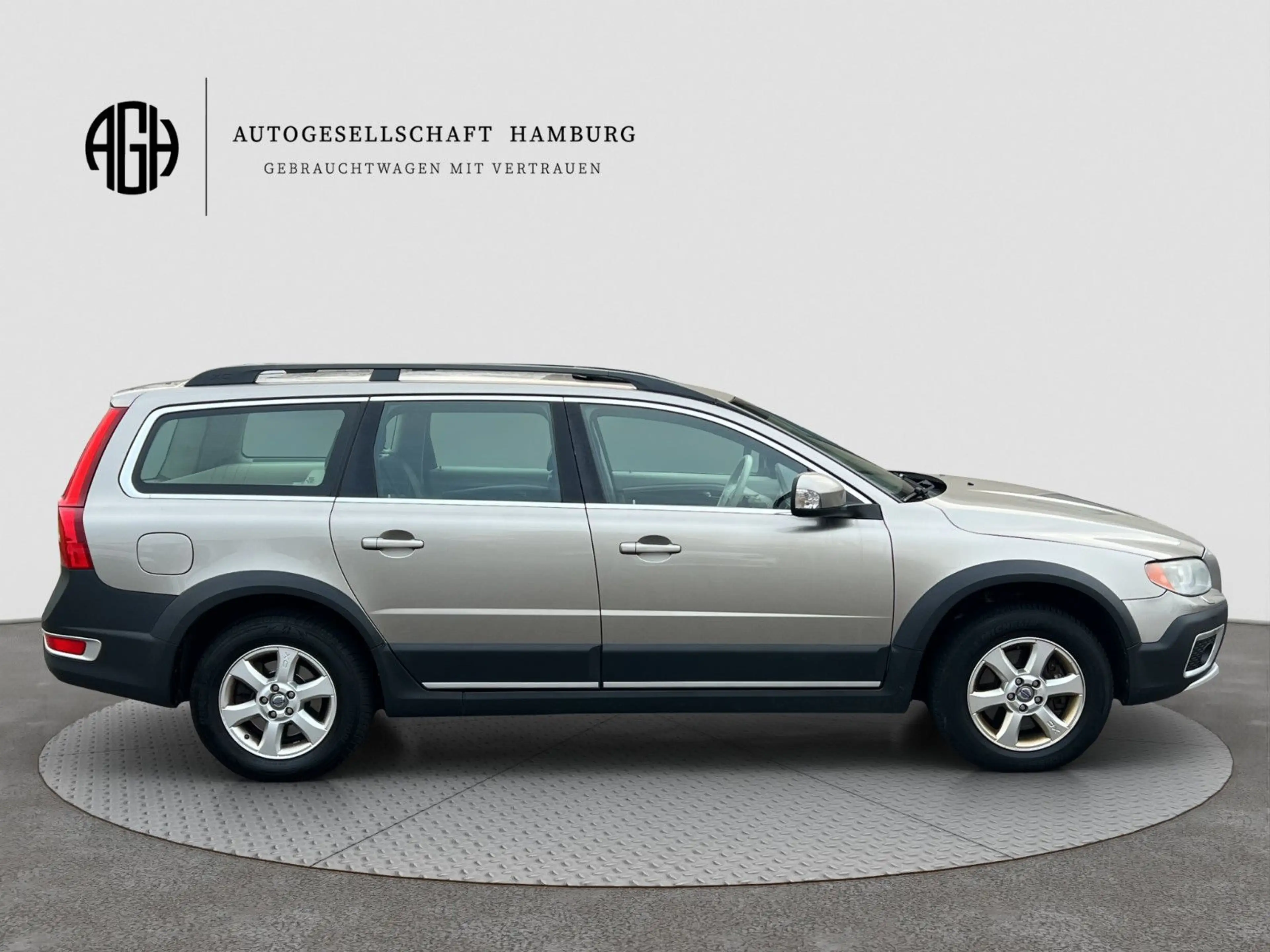 Volvo XC70 Summum D5 AWD*Wie 150TKM*1.Hand*SitzKlima* — photo 8