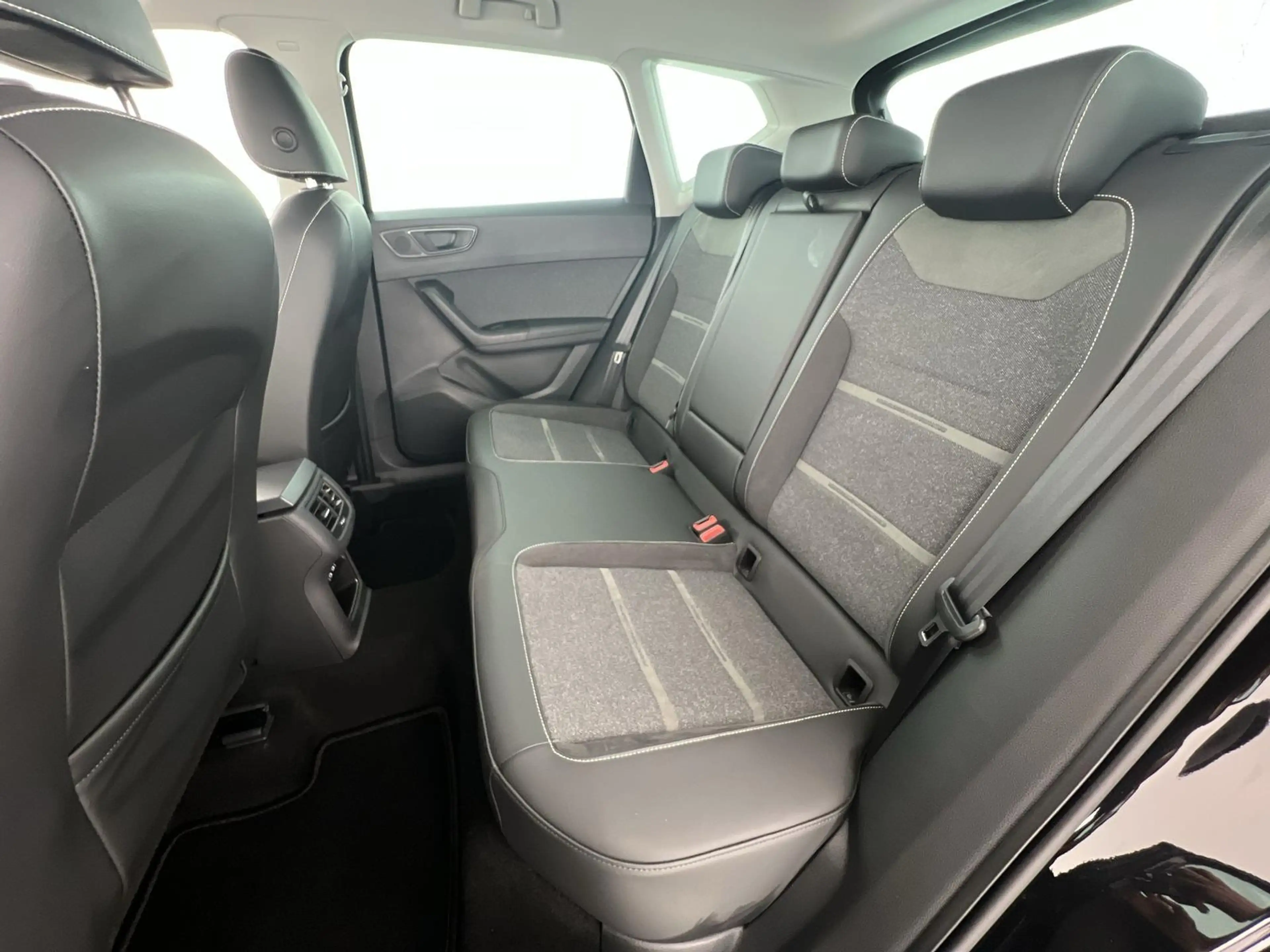 SEAT Ateca Xperience 1.5TSI*SHZ*LKH*RFK*AHK*uvm — photo 8