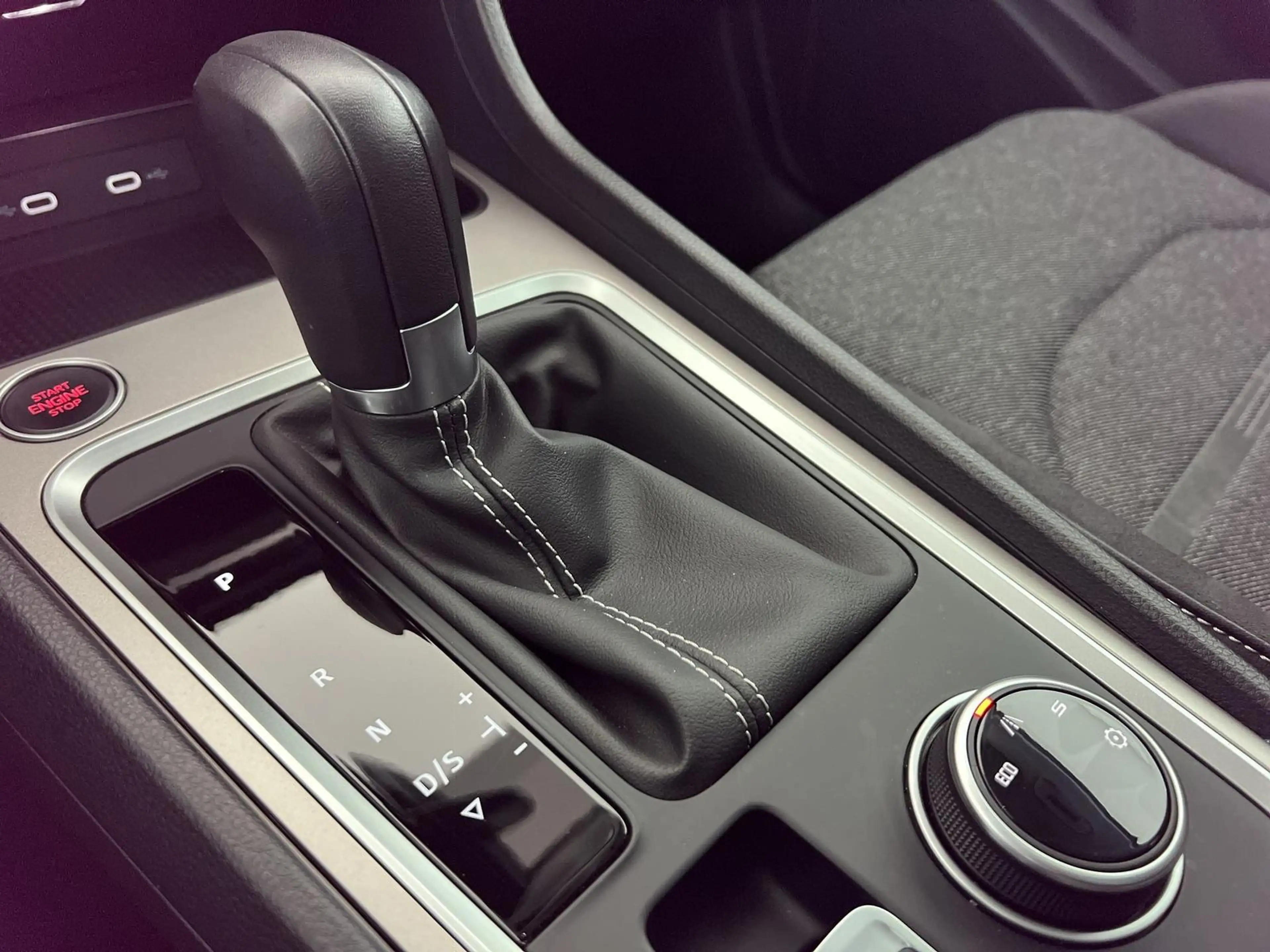 SEAT Ateca Xperience 1.5TSI*SHZ*LKH*RFK*AHK*uvm — photo 13