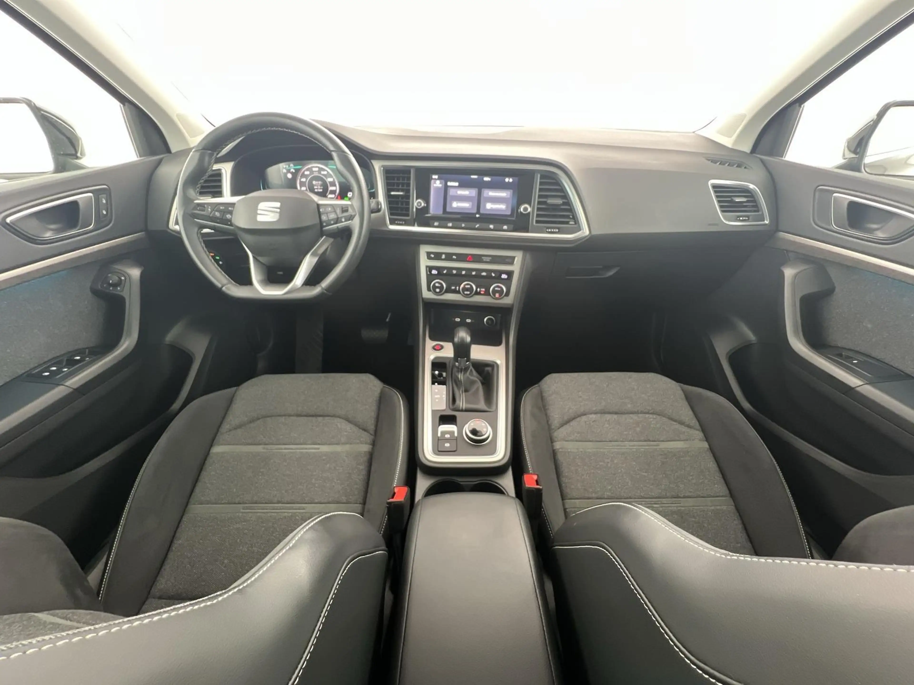 SEAT Ateca Xperience 1.5TSI*SHZ*LKH*RFK*AHK*uvm — photo 6