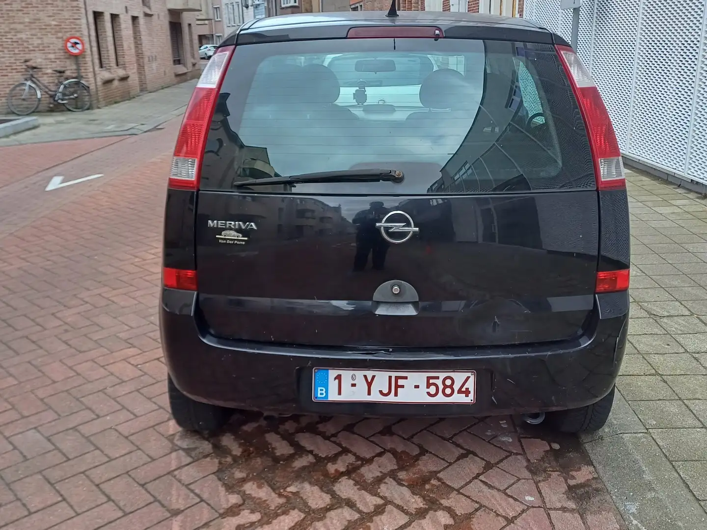 Opel Meriva 1.6 16V (Essentia) Zwart - 2