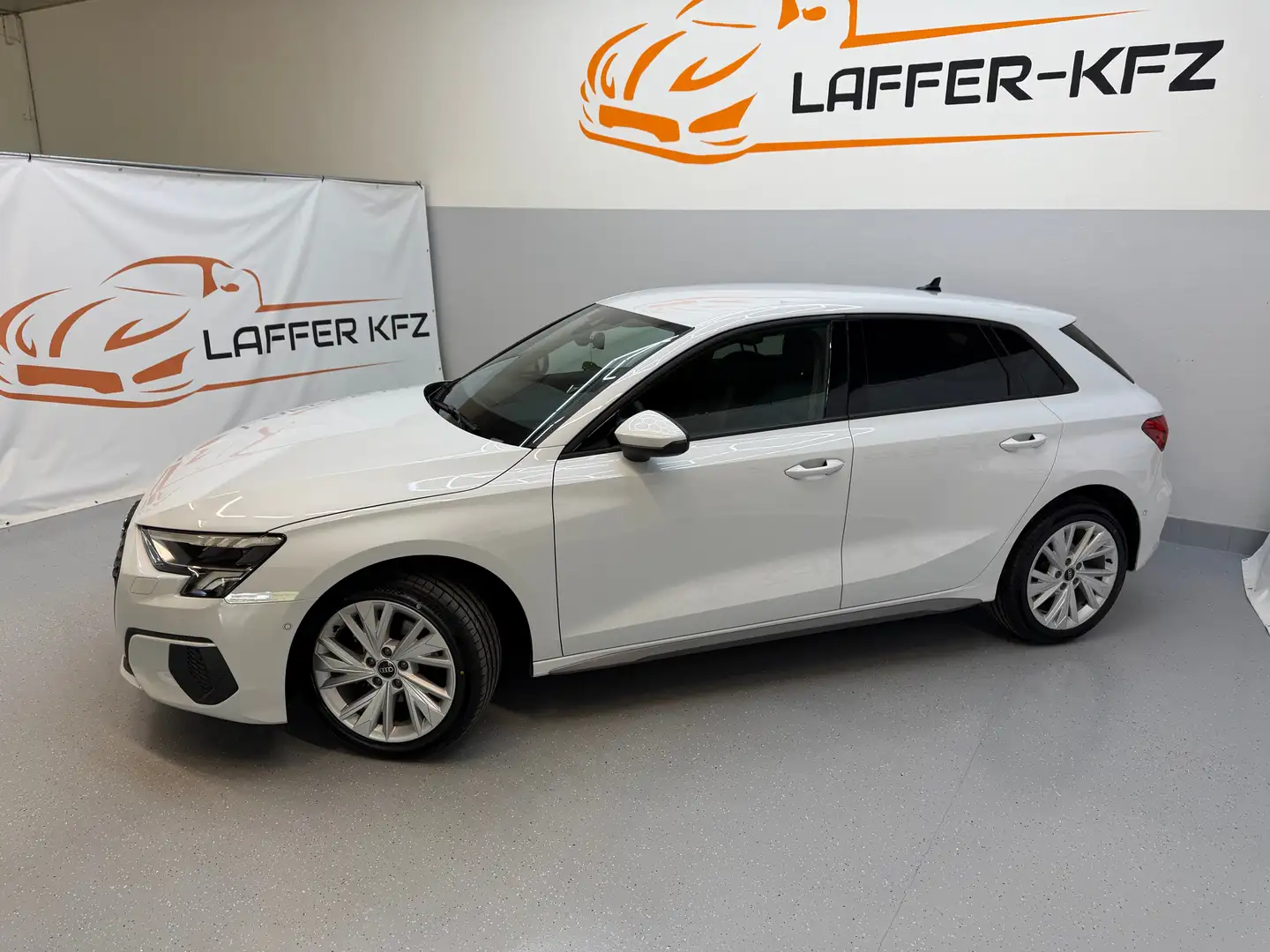 Audi A3 30 TDI PDC TEMP SITZHZG KLIMAAUTO Weiß - 2