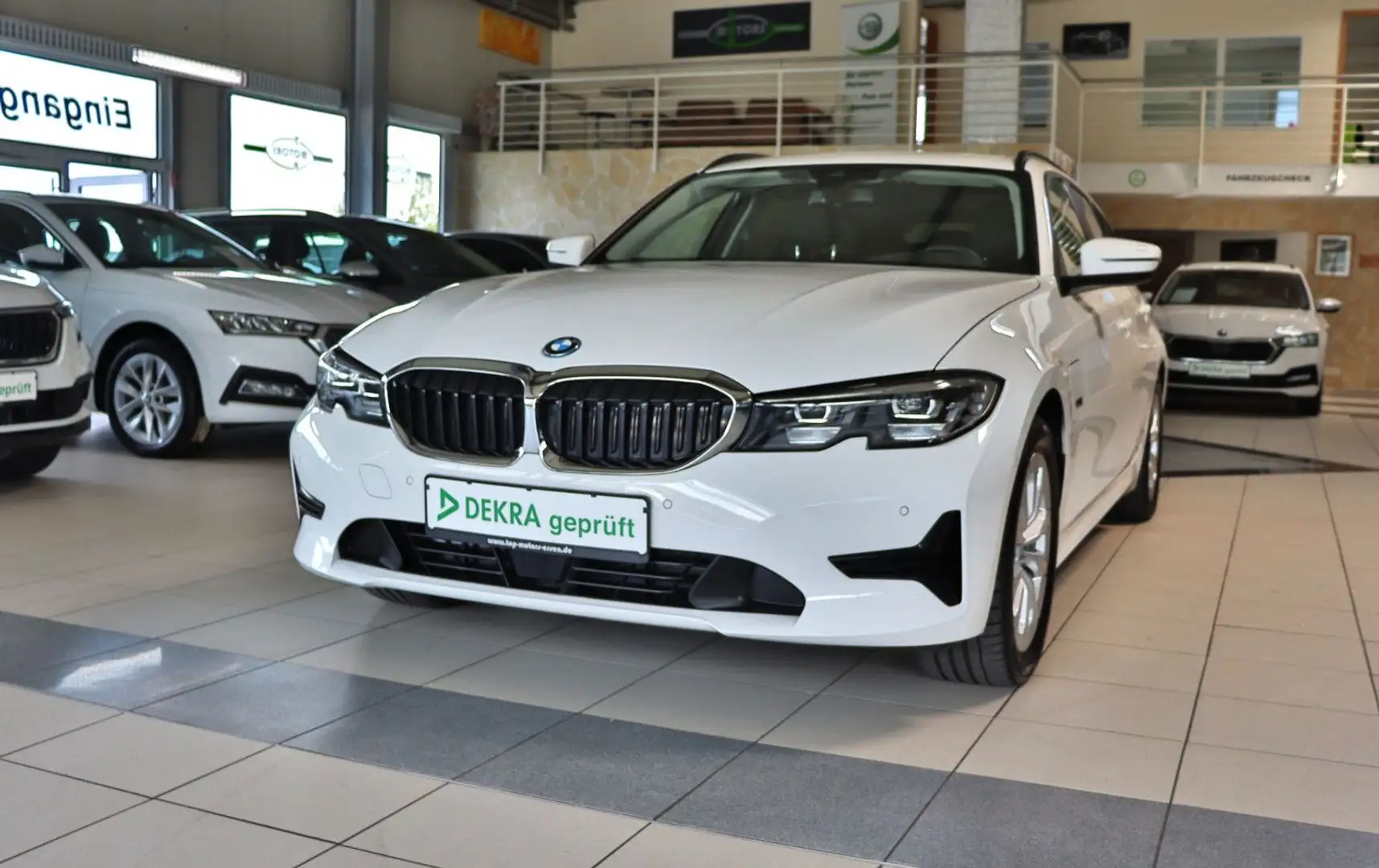 BMW 330 e Touring  Advantage  Leder/Kamera Blanc - 1