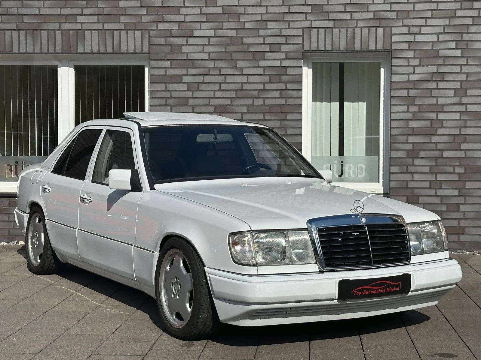 Second hand Mercedes Benz E-Class 200