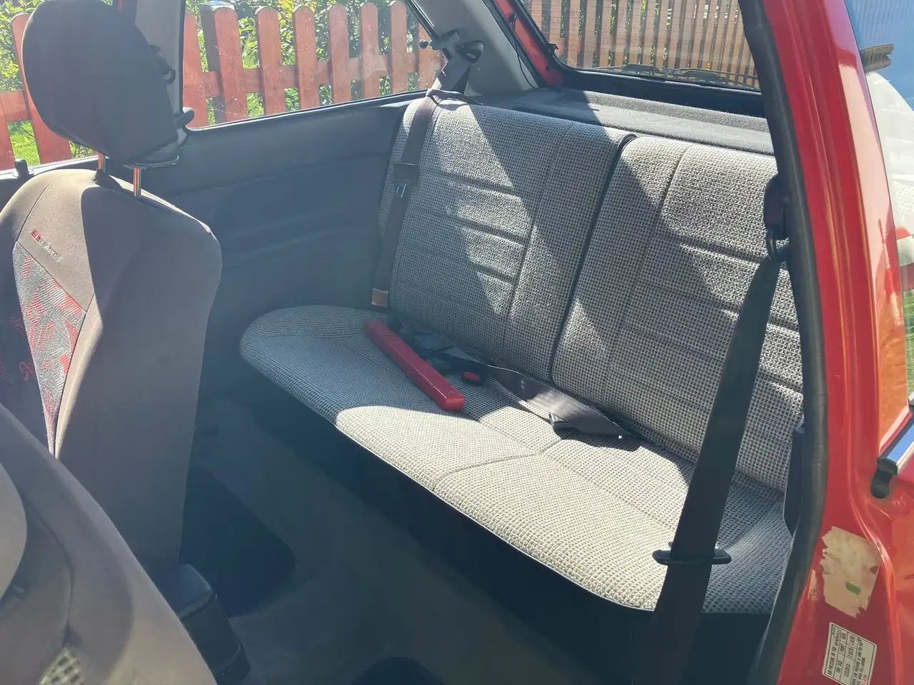 Mazda 323 1.3 LX, foto 4