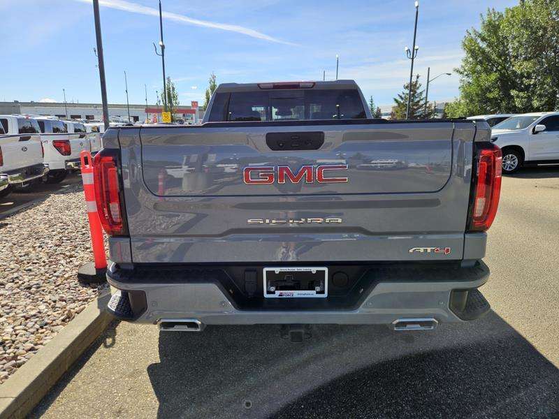 2024 GMC Sierra 1500 4WD Crew Cab 157 AT4, 3.0L Duramax Diesel, Leather — снимка 1