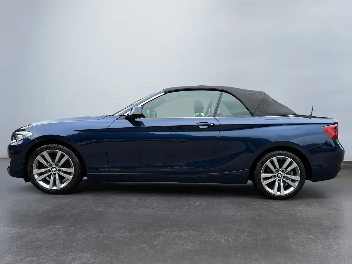BMW 220 Baureihe 2 Cabrio 220 i Blau - 2