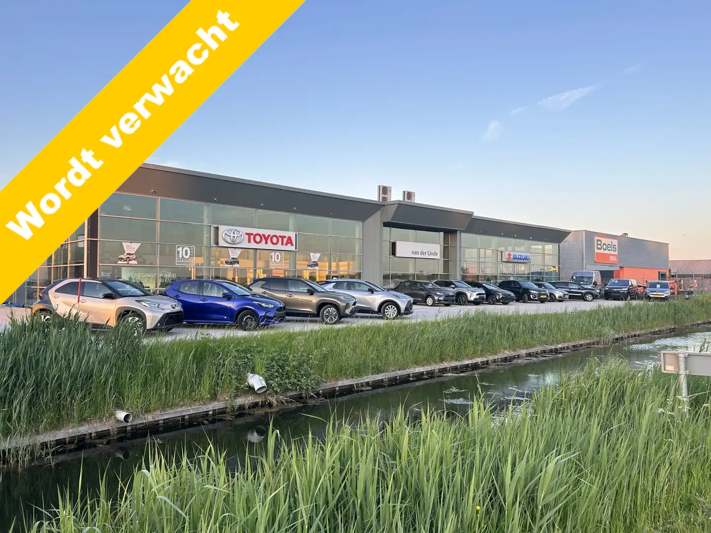 Toyota Auris 1.8 Hybrid Dynamic | Trekhaak | Navi | Cruise-cont Blau - 1