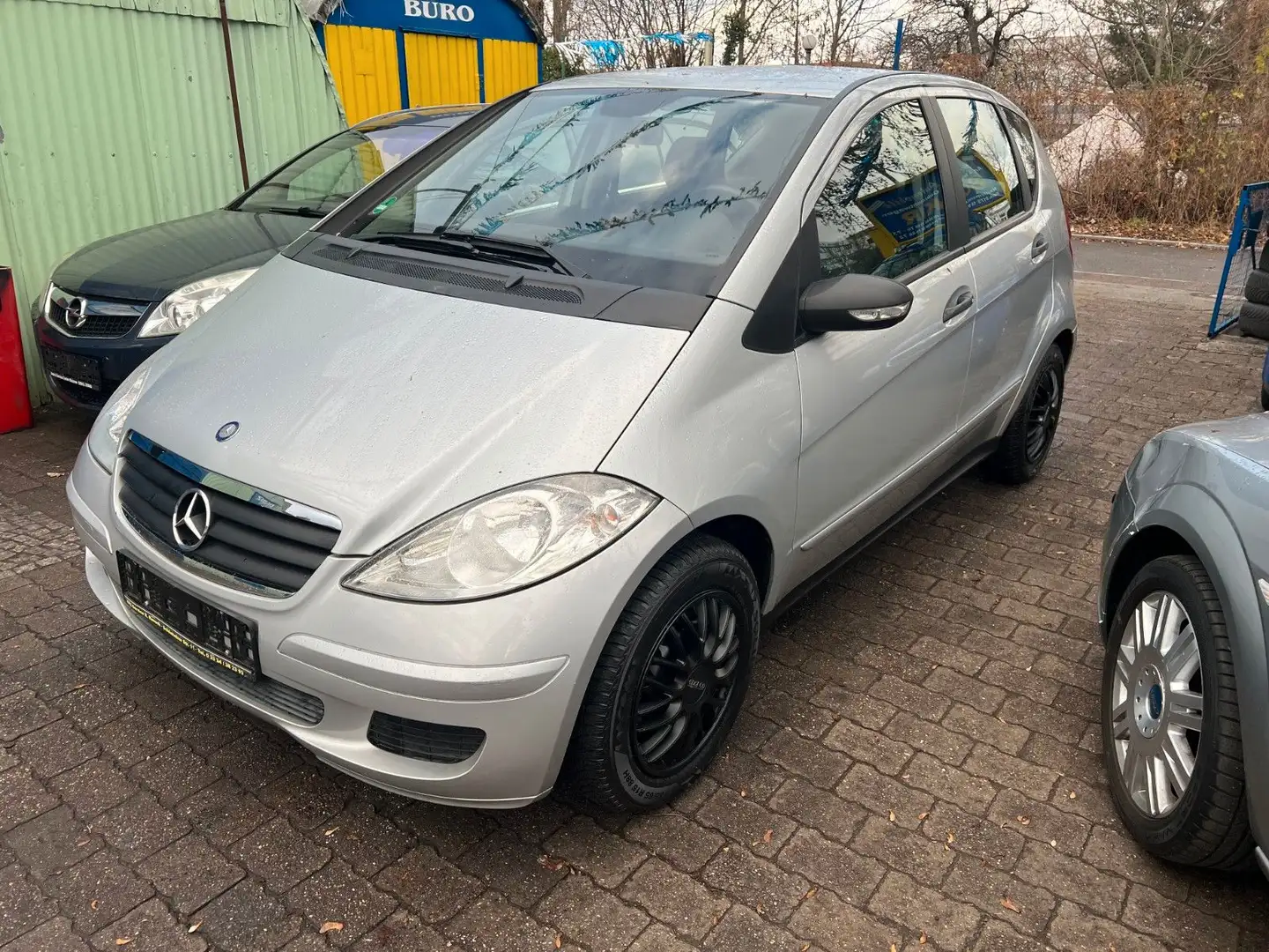 Mercedes-Benz A 150 Tüv Neu 12.2026 KLIMA ALLWETTERREIFEN Stříbrná - 1