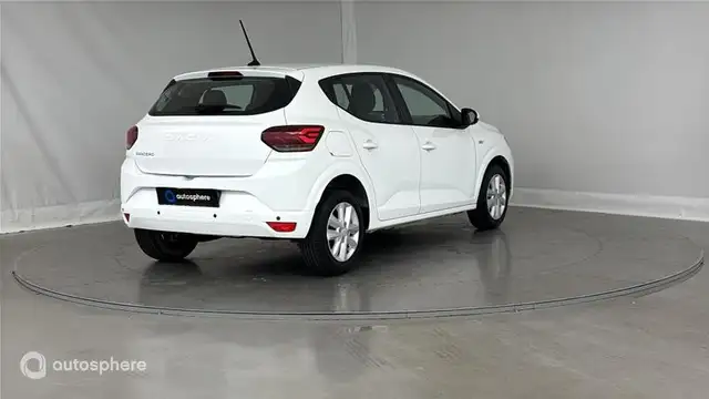 Dacia Sandero view 5