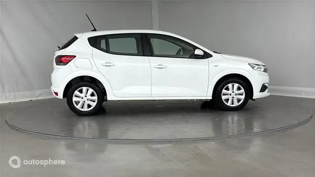 Dacia Sandero view 4